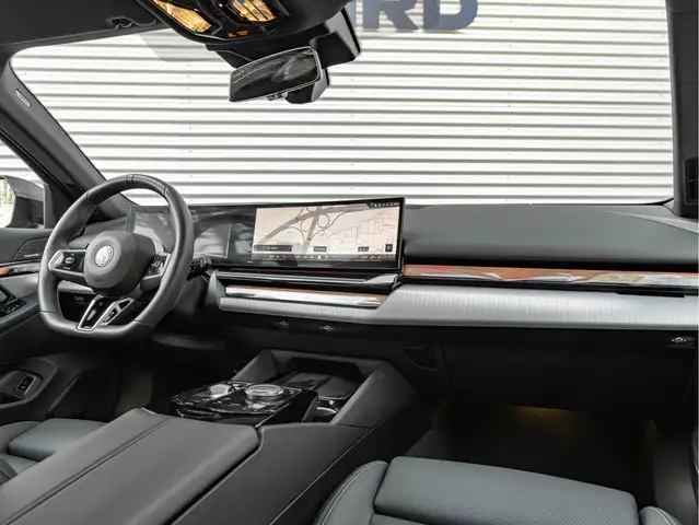 BMW M view 5