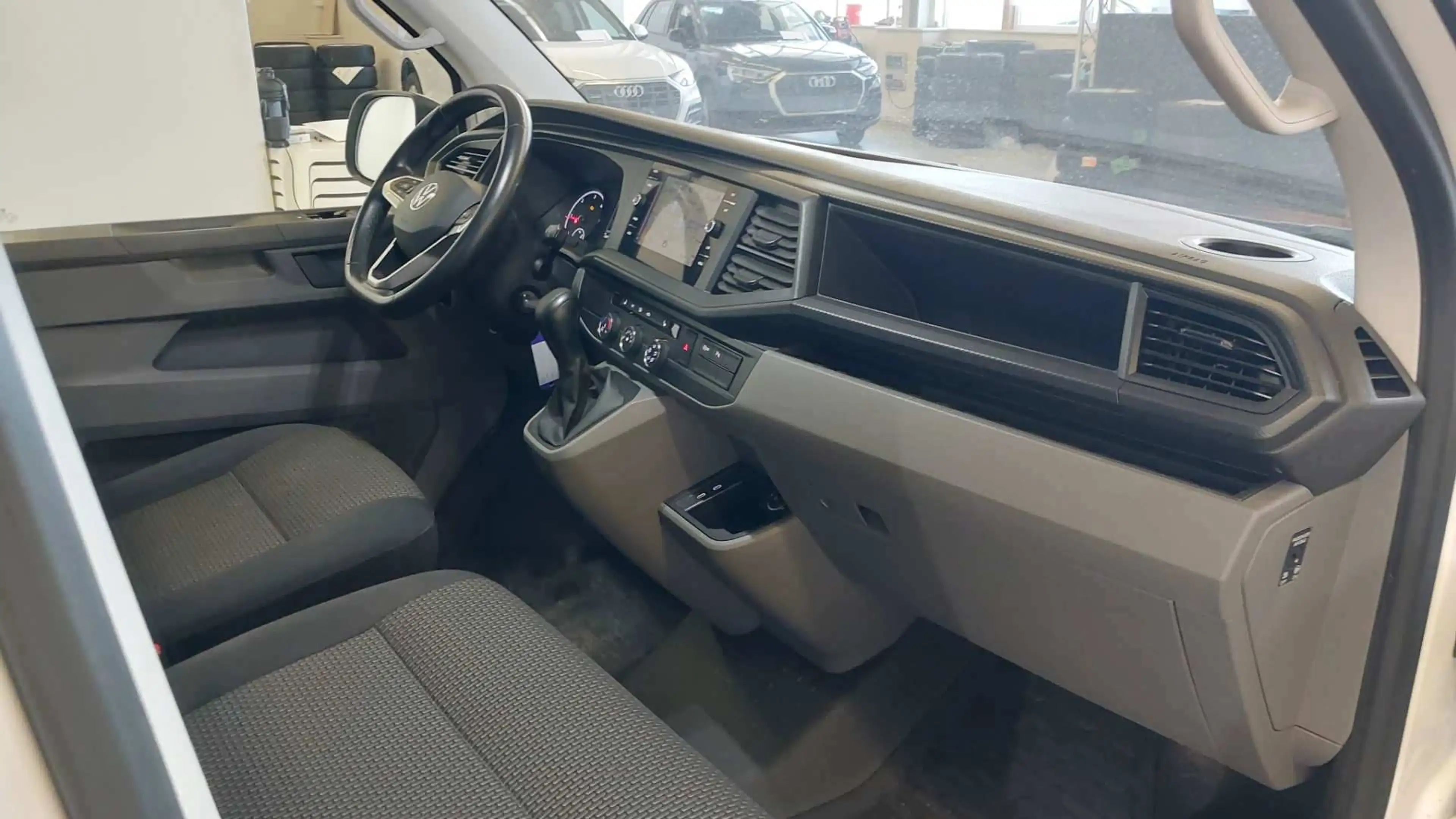 Volkswagen T6.1 Transporter Transporter T6.1 DSG Lang*1.Hd*Standhz*Sitzhz* — photo 8