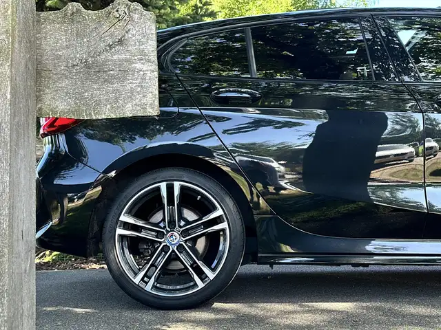 BMW 1 Series view 10