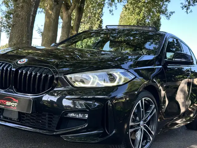 BMW 1 Series view 2