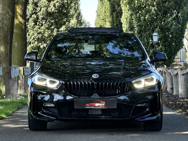 BMW 1 Series view 7