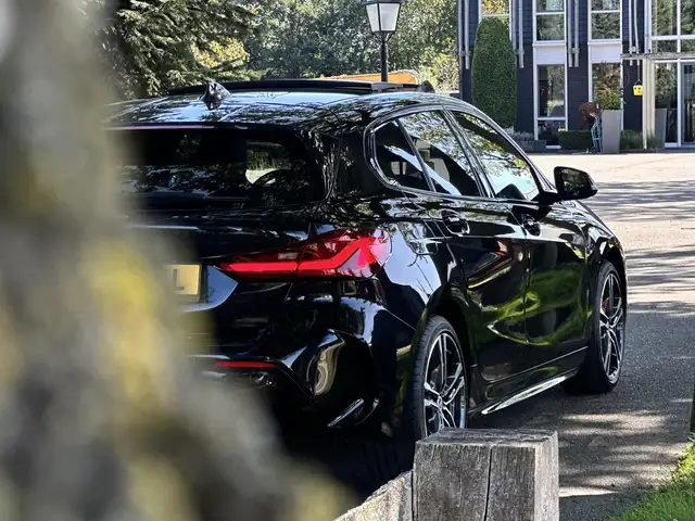 BMW 1 Series view 12