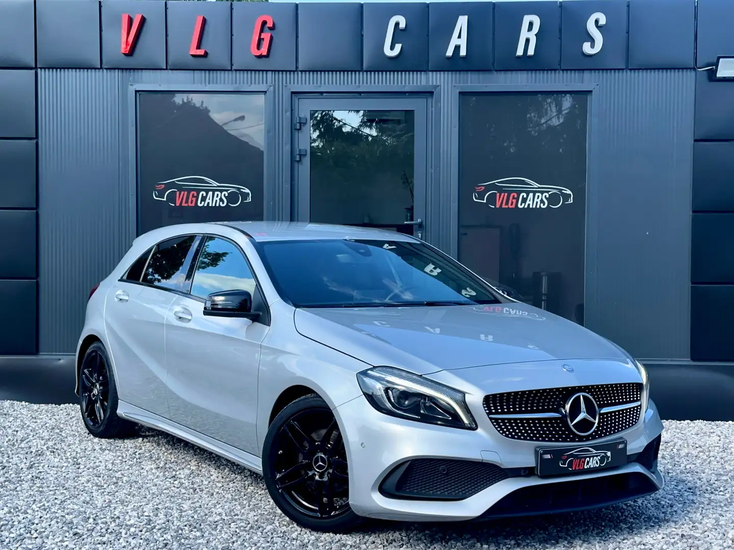 Mercedes-Benz A 180 Pack AMG Line * Pack Night * LED * Garantie 1An // Grigio - 1