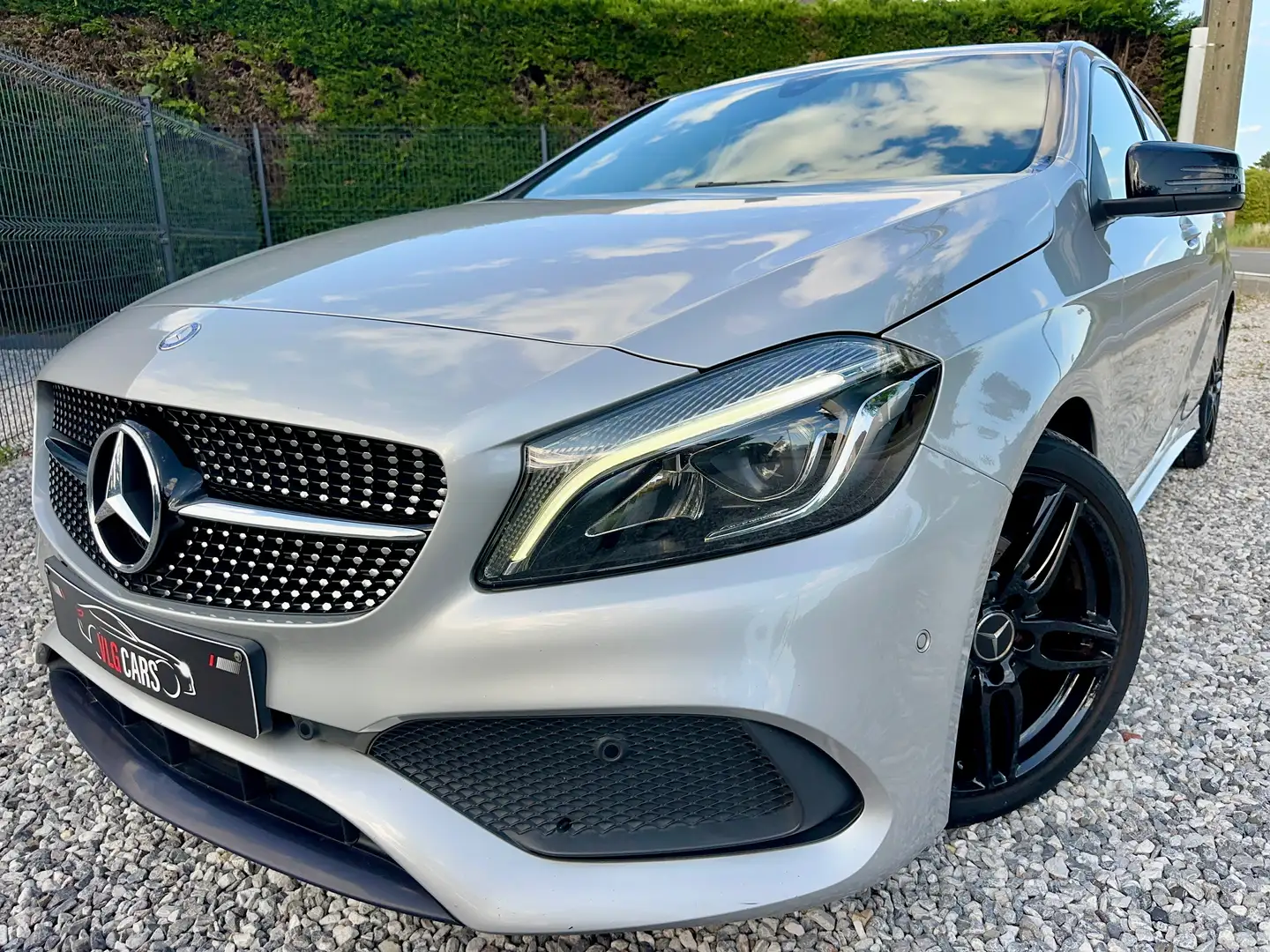 Mercedes-Benz A 180 Pack AMG Line * Pack Night * LED * Garantie 1An // Grigio - 2