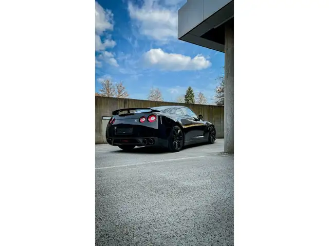 Nissan GT-R Black Edition Ansicht 9