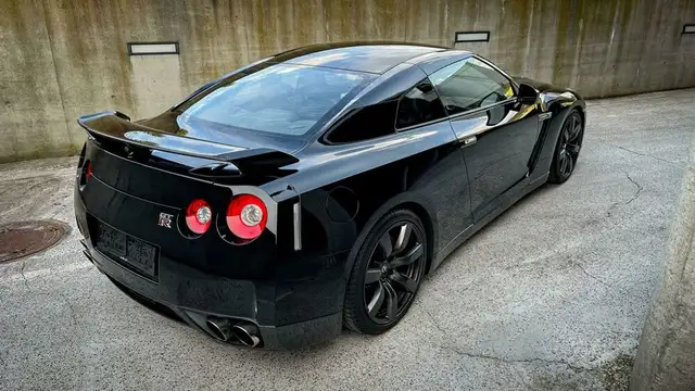 Nissan GT-R Black Edition Ansicht 7