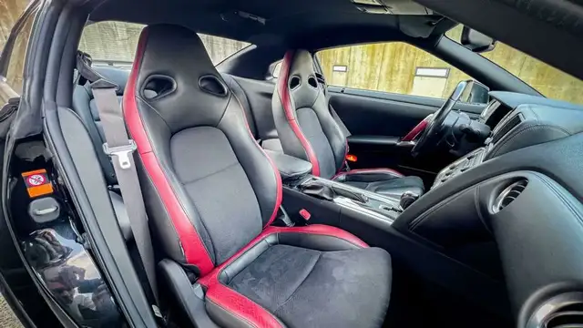 Nissan GT-R Black Edition Ansicht 8