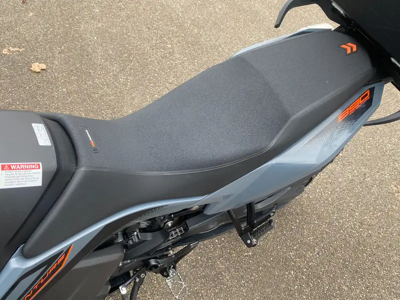 KTM 890 Adventure - foto 8