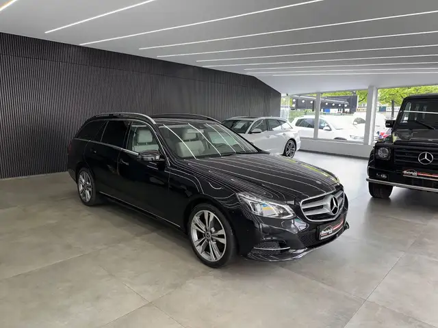 Mercedes-Benz E 220 CDI T 4Matic*LED*Totwinkel*AHK*Comand*