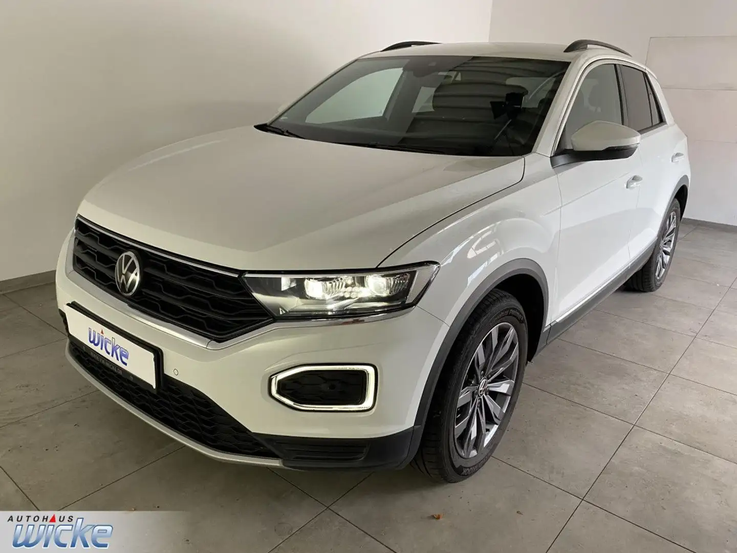 Volkswagen T-Roc 1.5 TSI DSG Sport NAVI KLIMA LED STANDHEIZUN White - 2