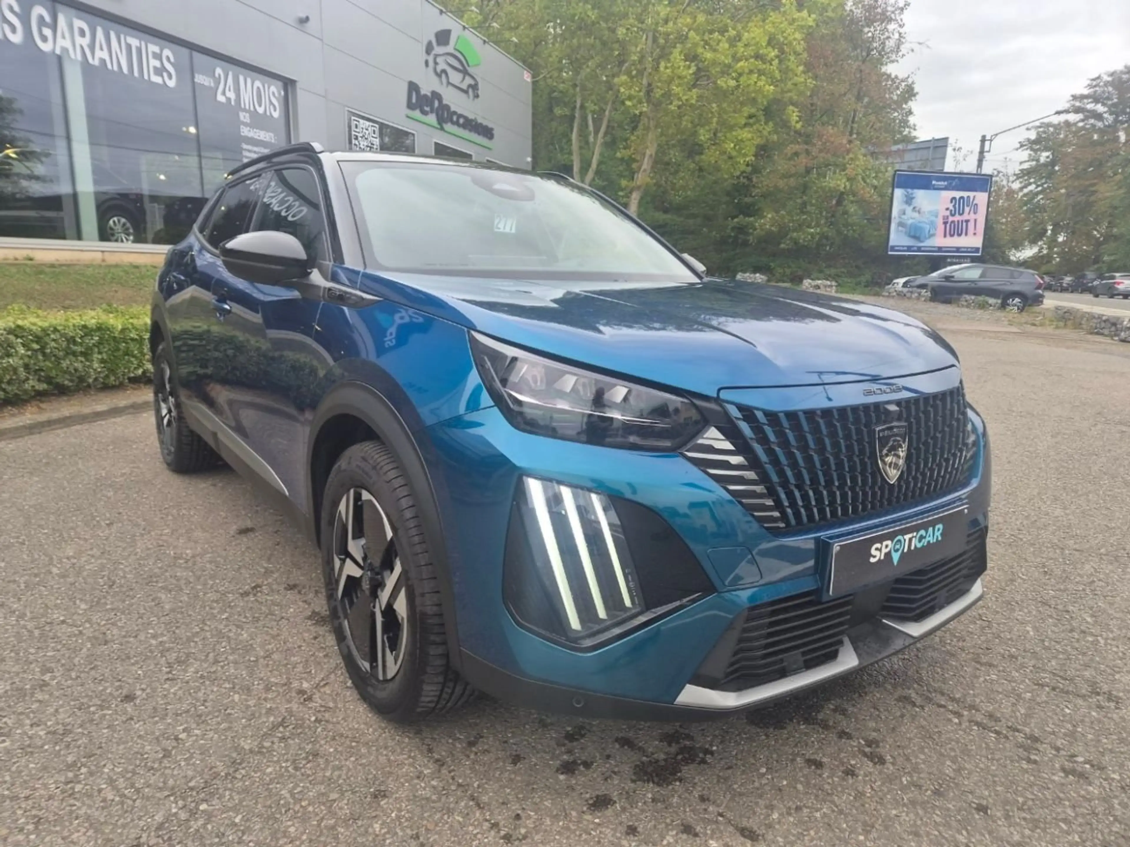 Peugeot 2008 GT 1.2 HYBRID 145 BOITE AUTOMATIQUE — photo 11