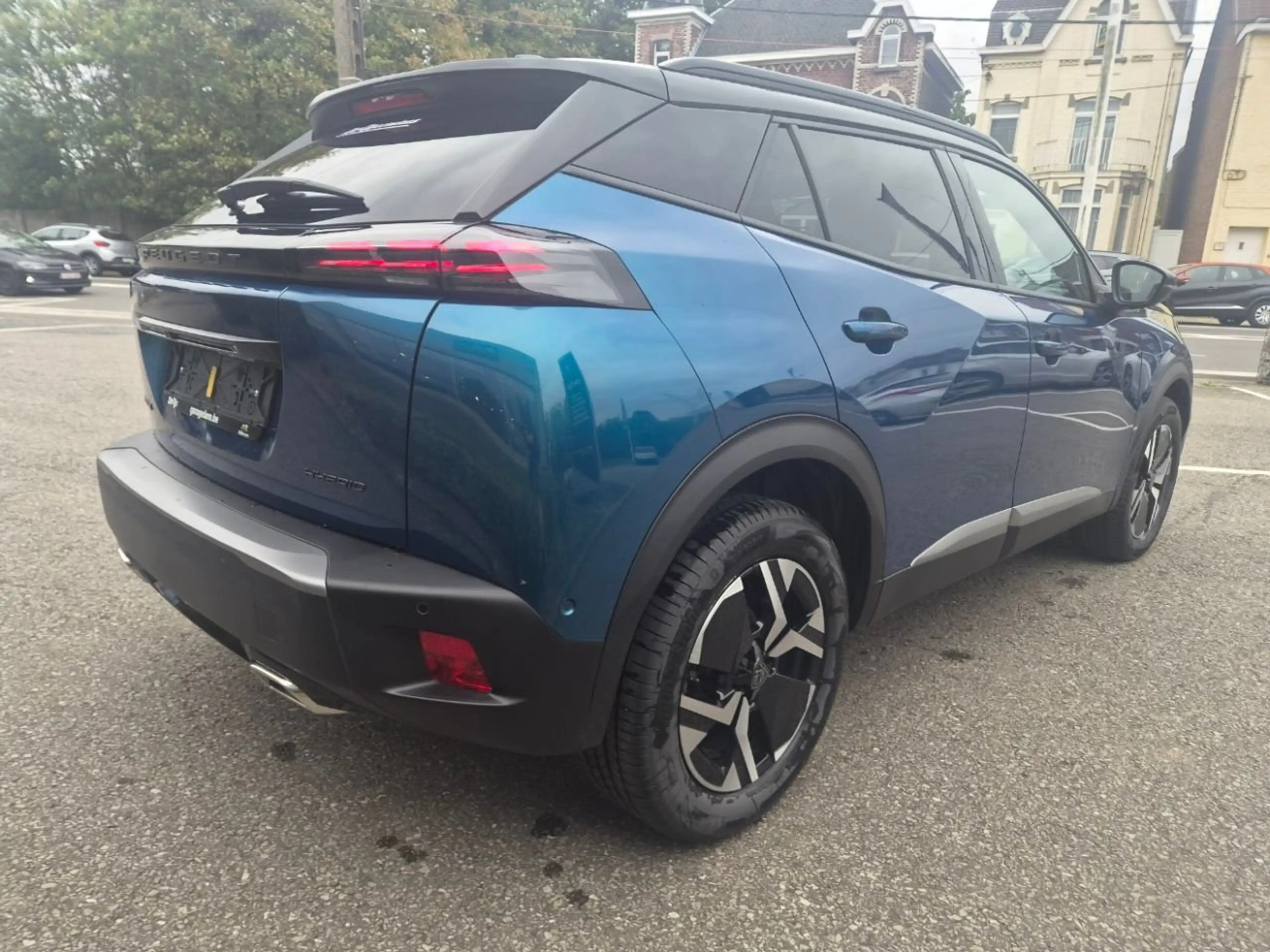 Peugeot 2008 GT 1.2 HYBRID 145 BOITE AUTOMATIQUE — photo 3