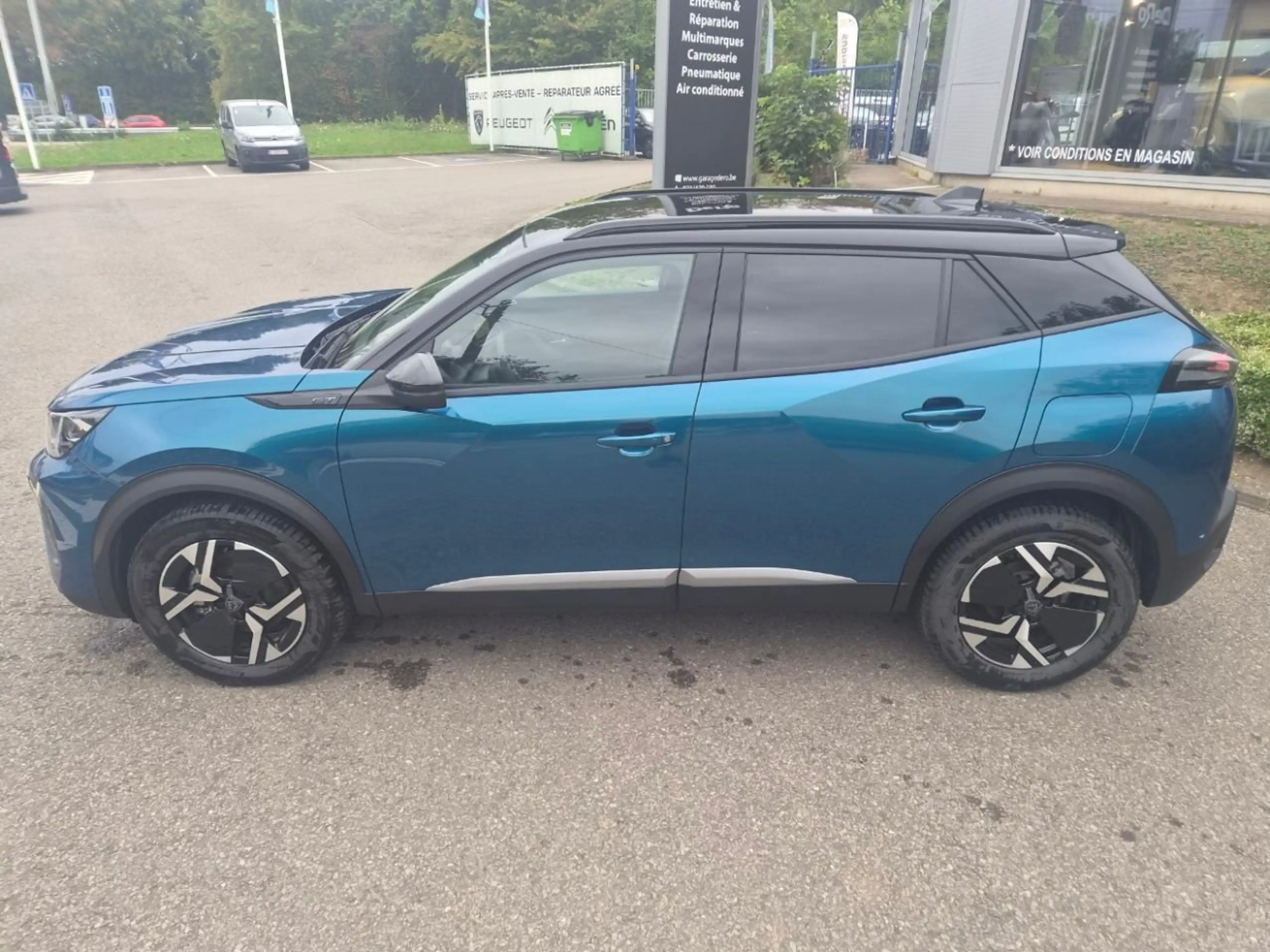Peugeot 2008 GT 1.2 HYBRID 145 BOITE AUTOMATIQUE — photo 4