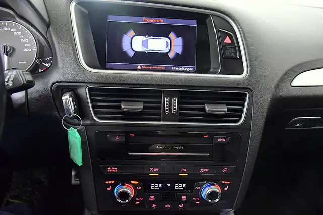 Audi SQ5 view 7