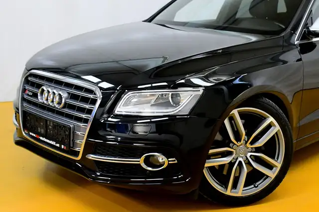 Audi SQ5 view 10