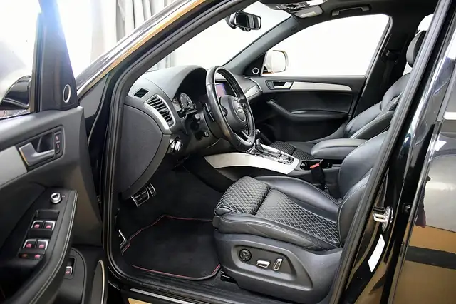 Audi SQ5 view 12