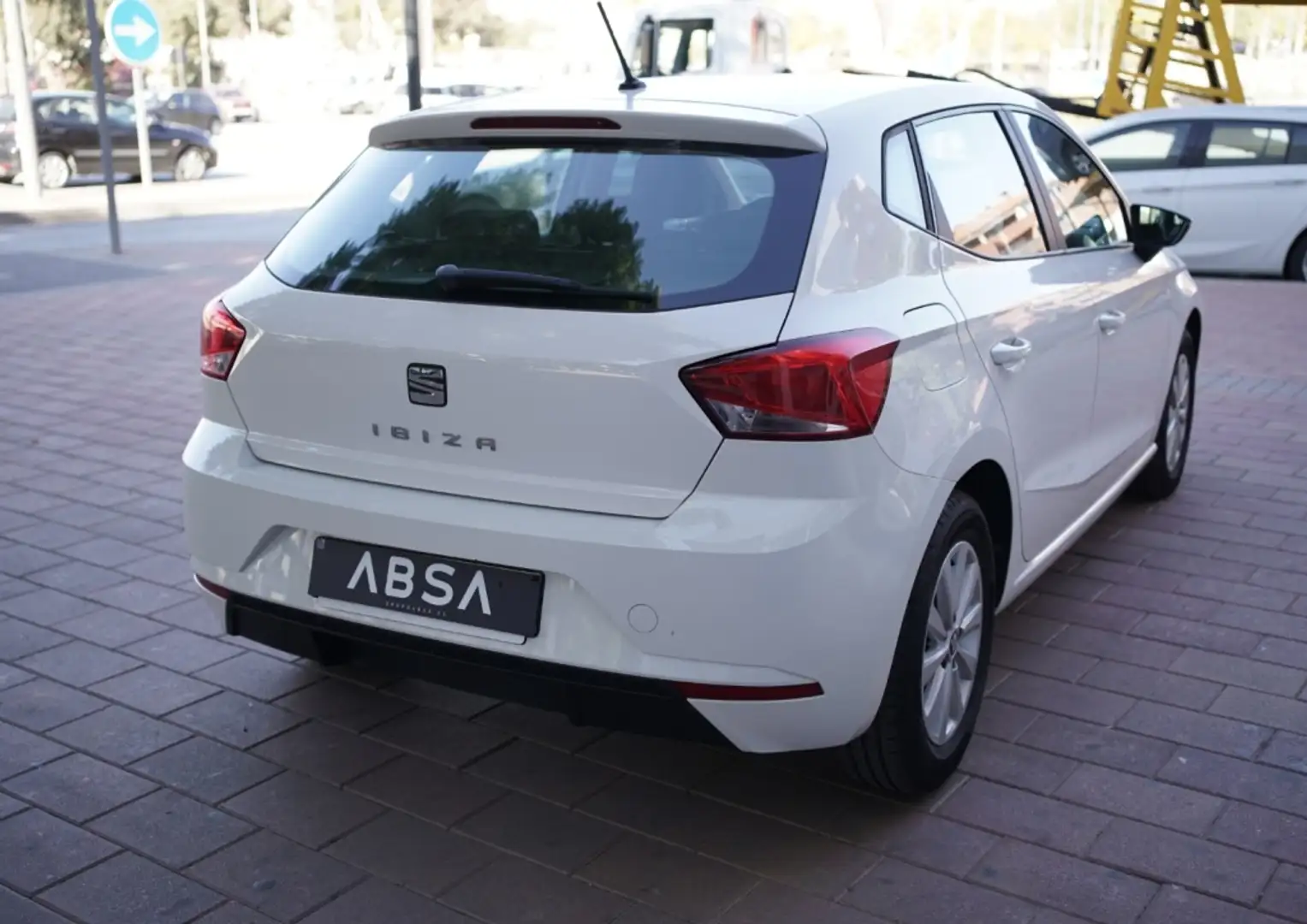 SEAT Ibiza 1.0 S&S Reference Plus 75 Blanc - 2