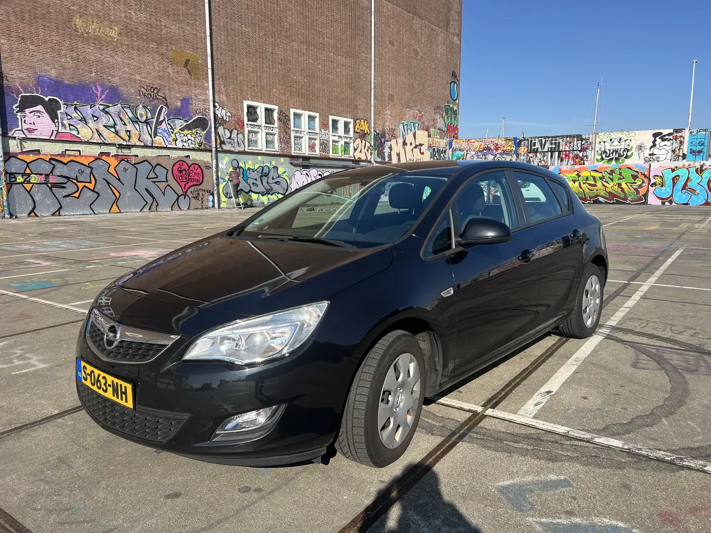 Opel Astra 1.4 Zwart - 1