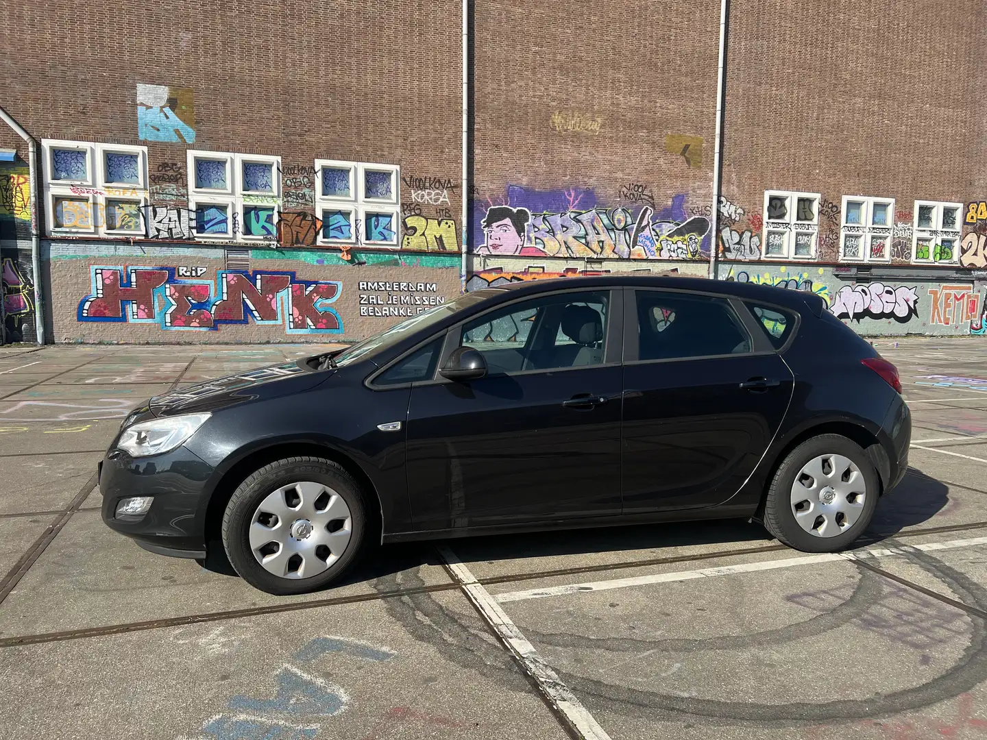 Opel Astra 1.4 Zwart - 2