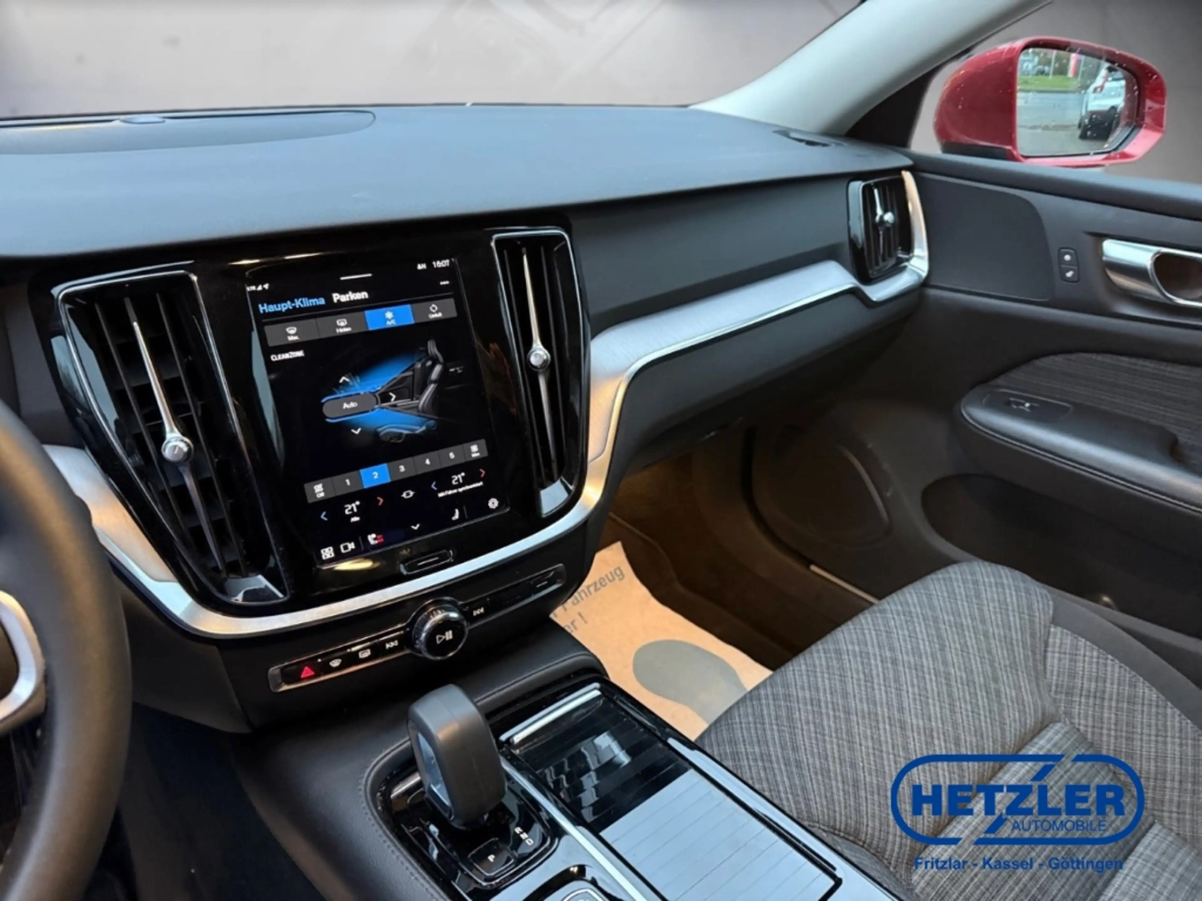 Volvo V60 Recharge Core Recharge PlugIn Hybrid T6 AWD 8-Gang — photo 7