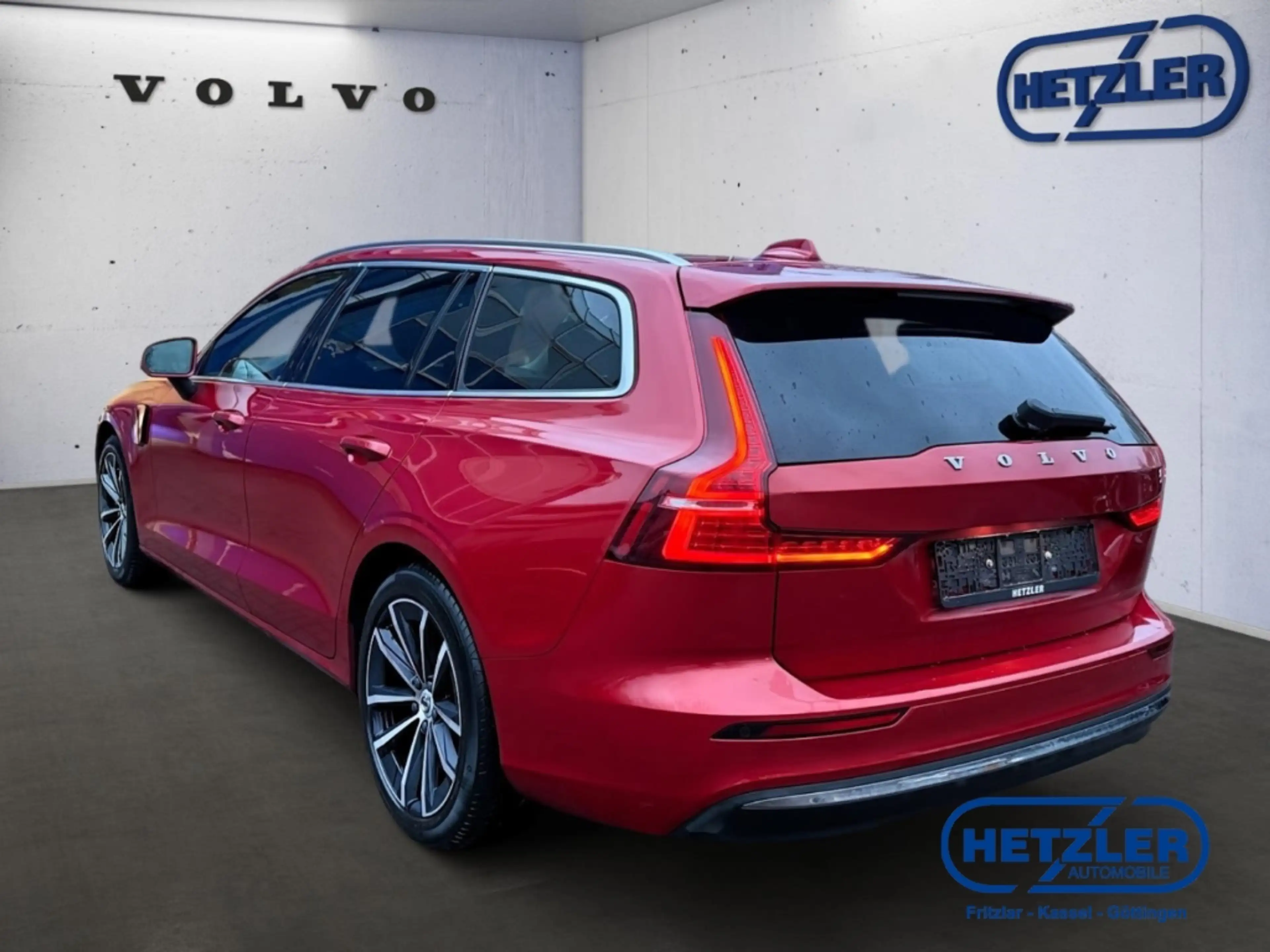 Volvo V60 Recharge Core Recharge PlugIn Hybrid T6 AWD 8-Gang — photo 2