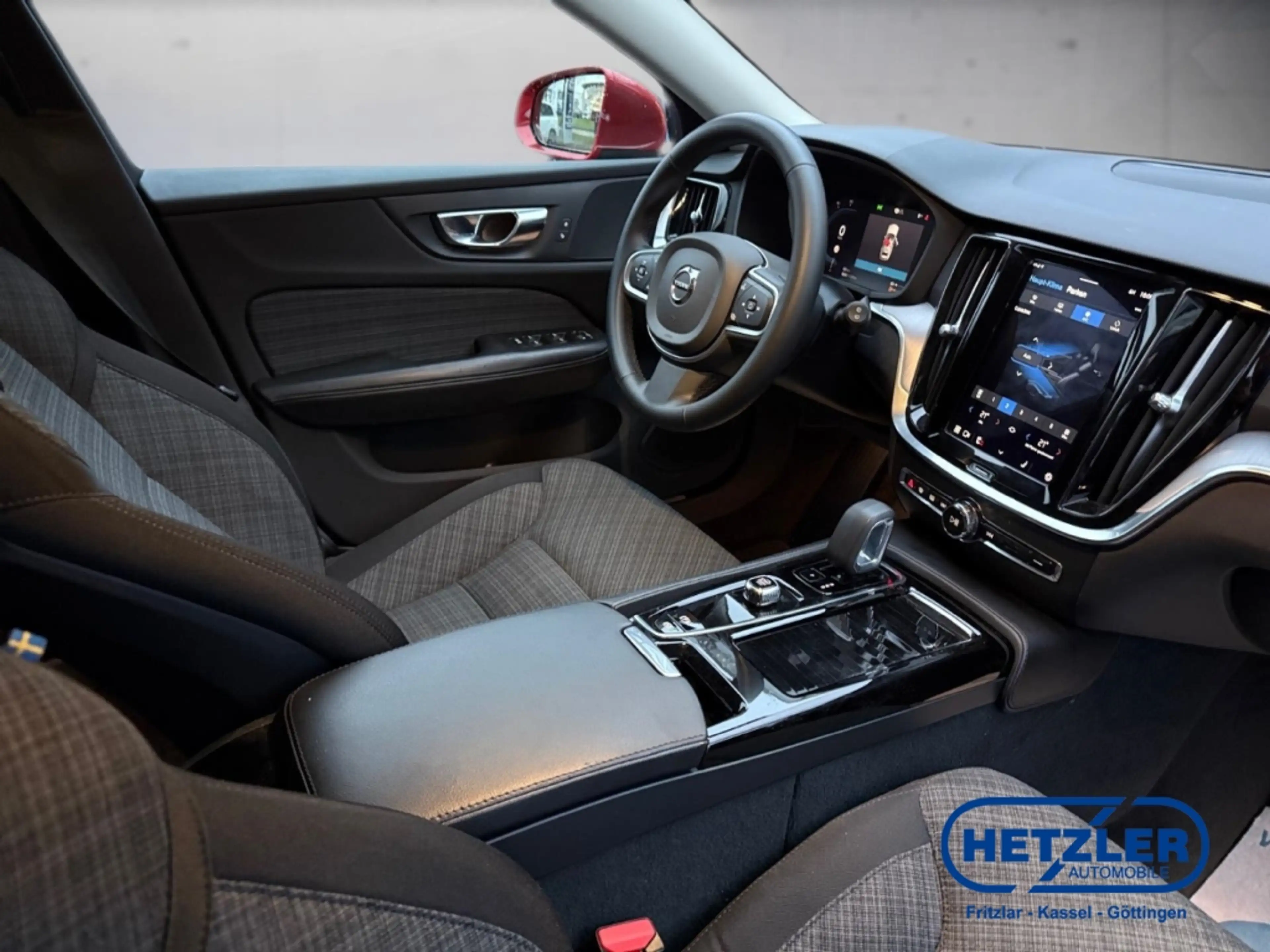 Volvo V60 Recharge Core Recharge PlugIn Hybrid T6 AWD 8-Gang — photo 12