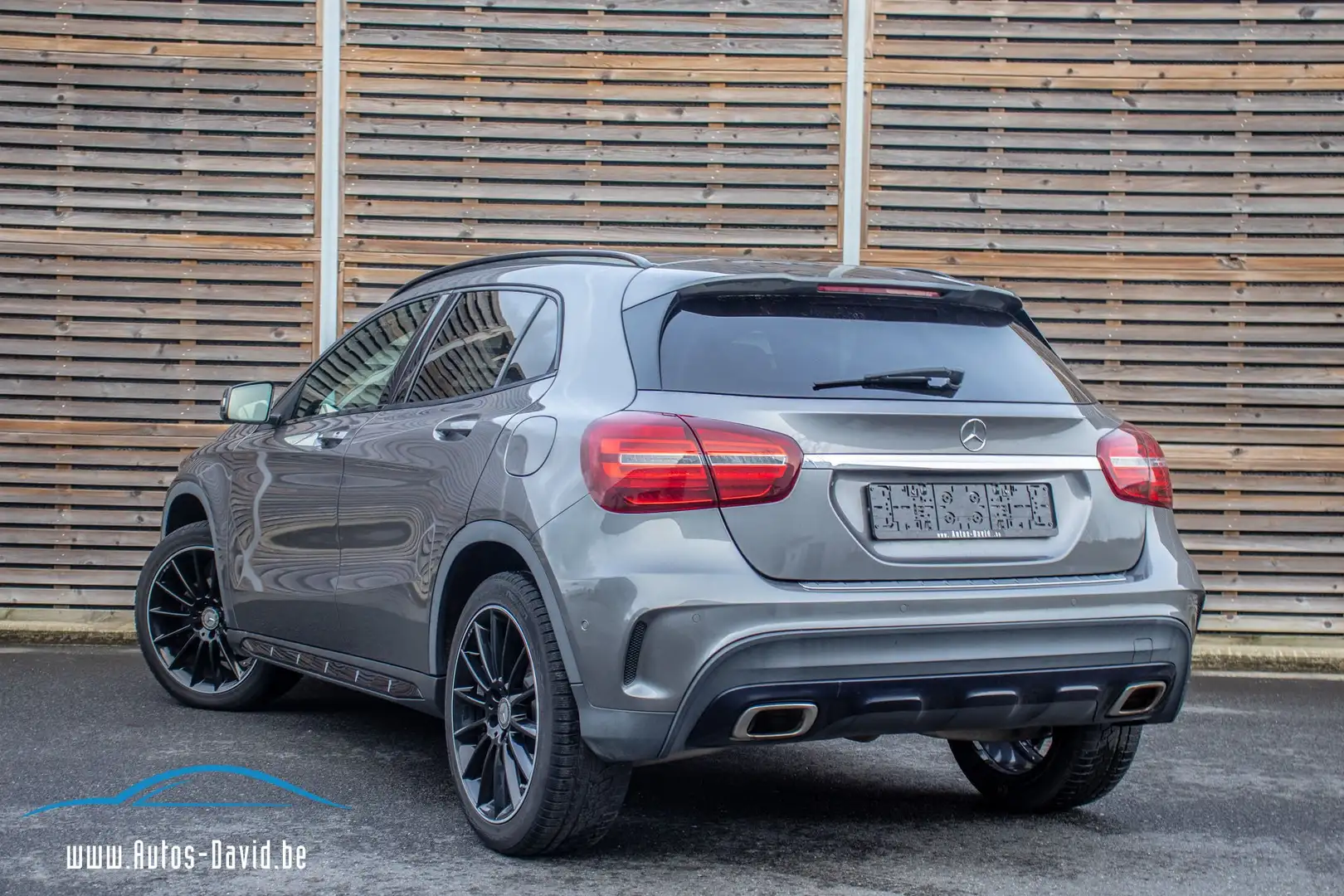 Mercedes-Benz GLA 180 AMG-PACK Benzine / 1STE EIGENAAR / HISTORIEK Gris - 2
