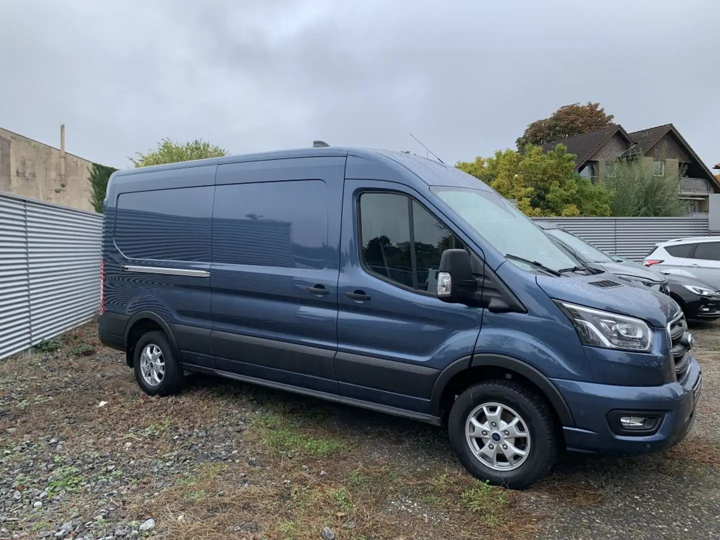 Ford Transit 350 L3H2 Lkw HA Limited Bleu - 2