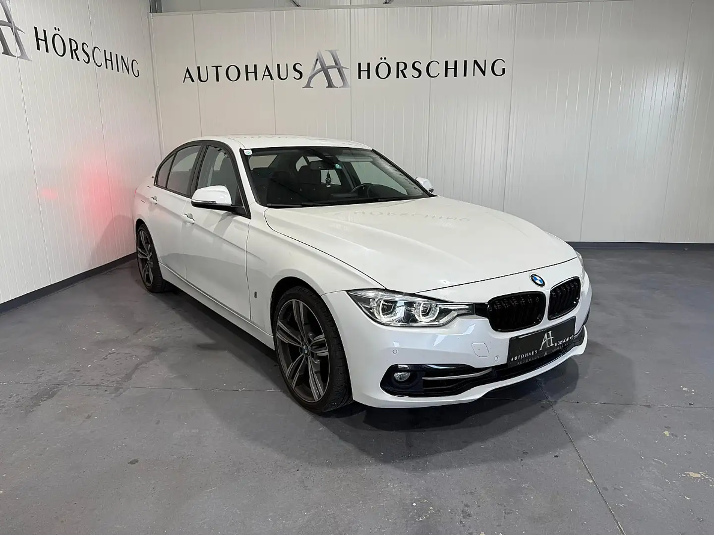BMW 330 e PHEV Sport Line Aut. Blanc - 1
