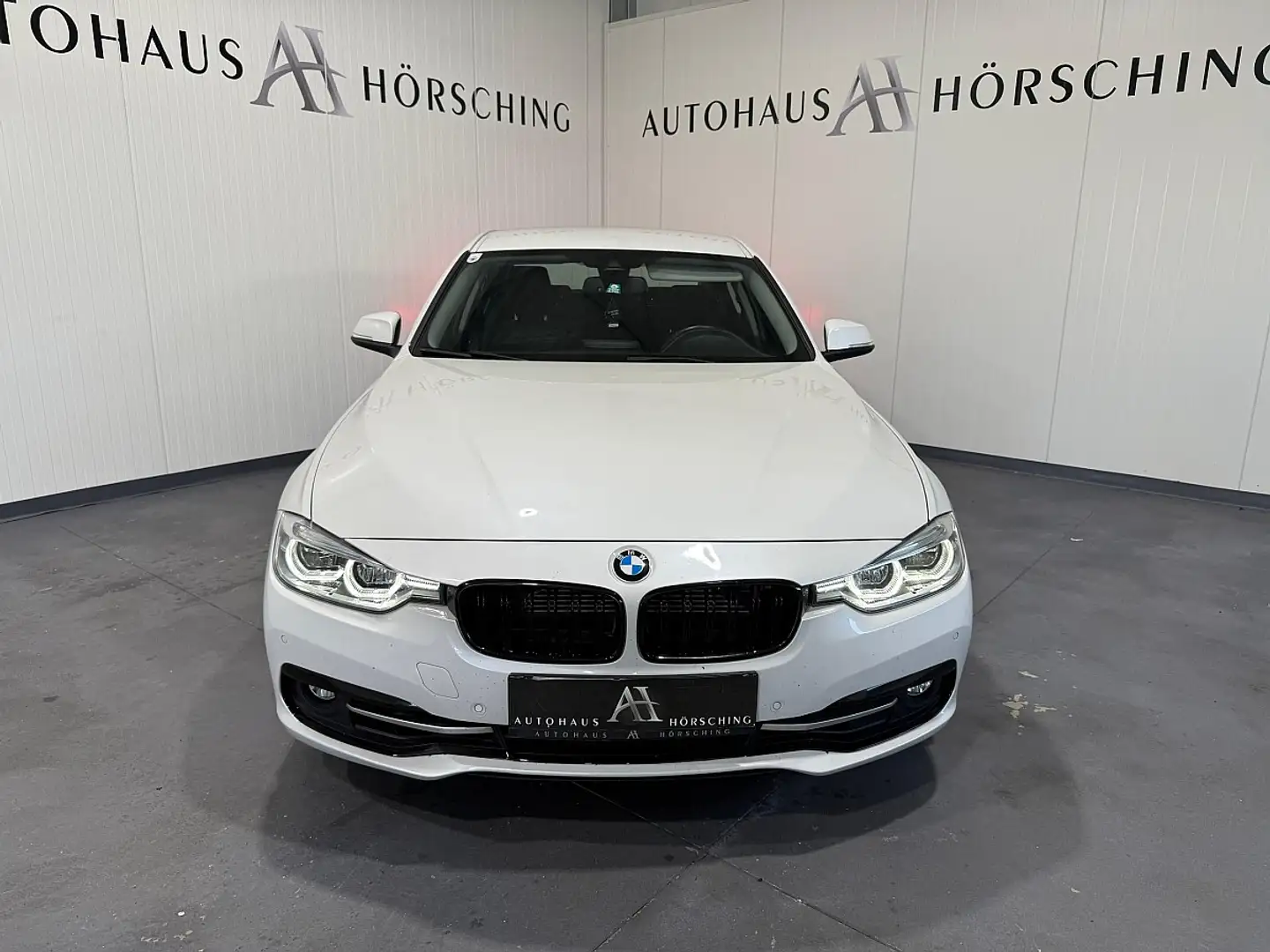 BMW 330 e PHEV Sport Line Aut. Blanc - 2