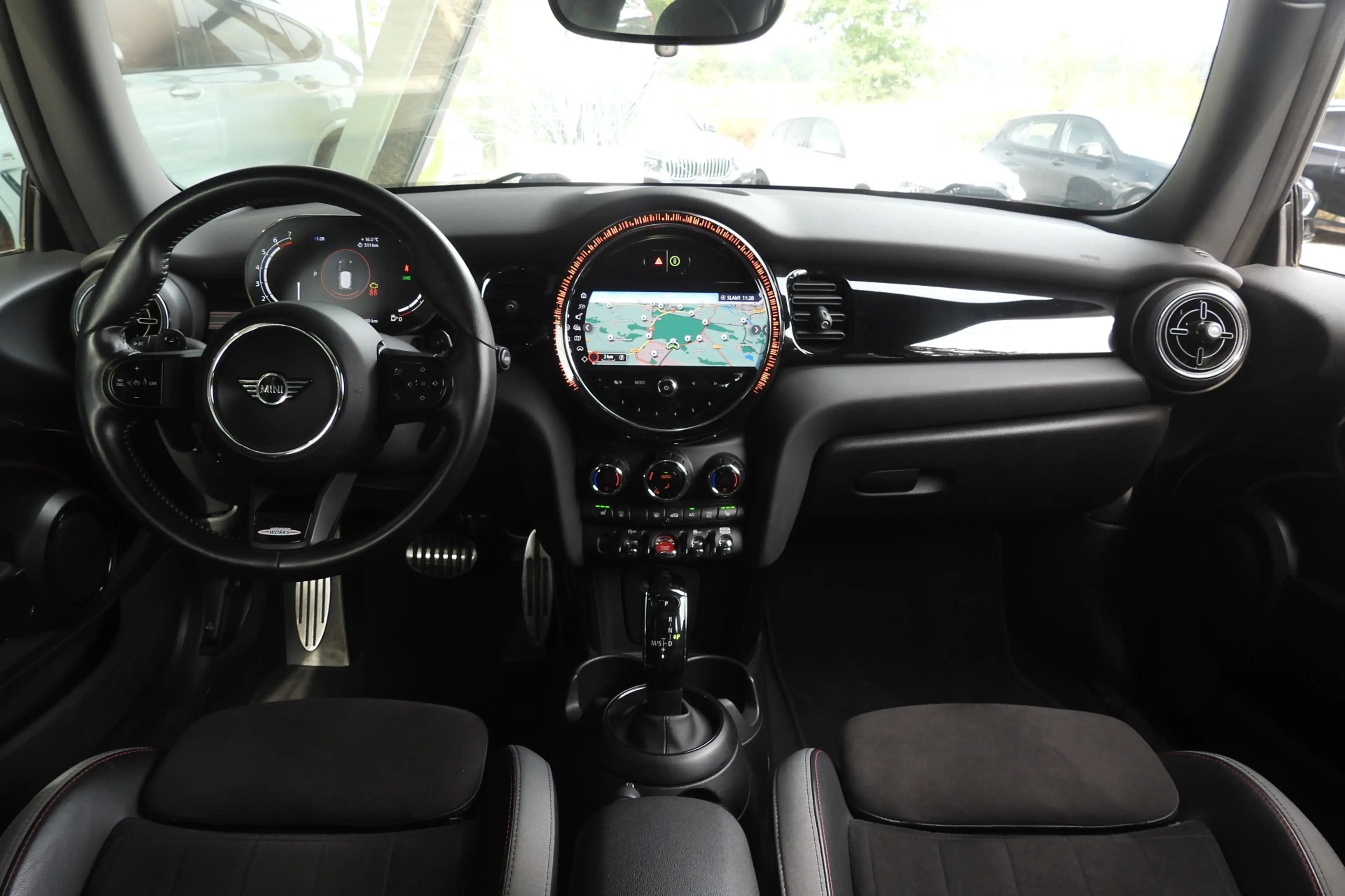 MINI John Cooper Works Hatchback S Rockingham GT JCW Automaat / Panoramad — photo 3