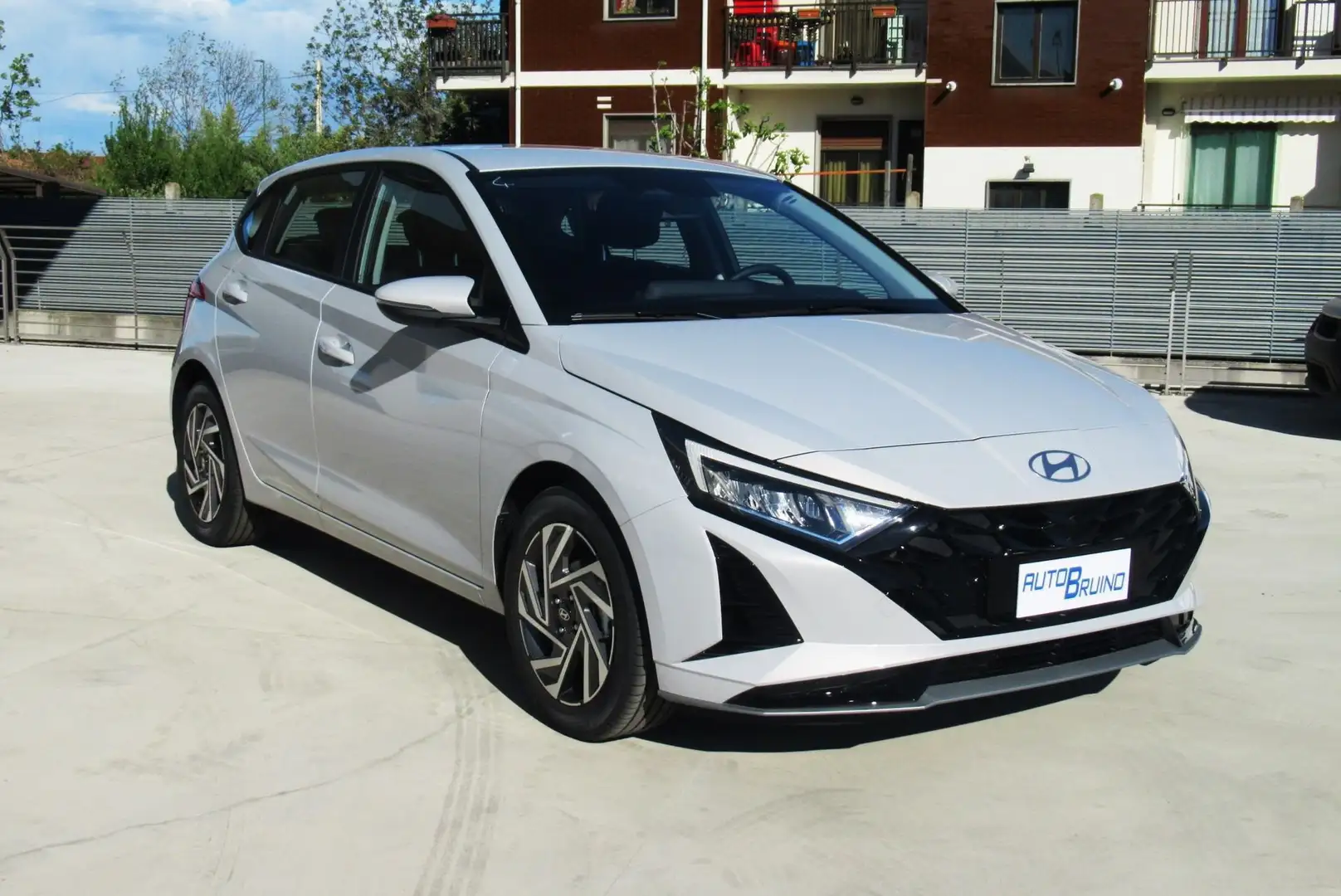 Hyundai i20 i20 1.2 MPI MT Connectline con BONUS EASY GO' Gris - 1