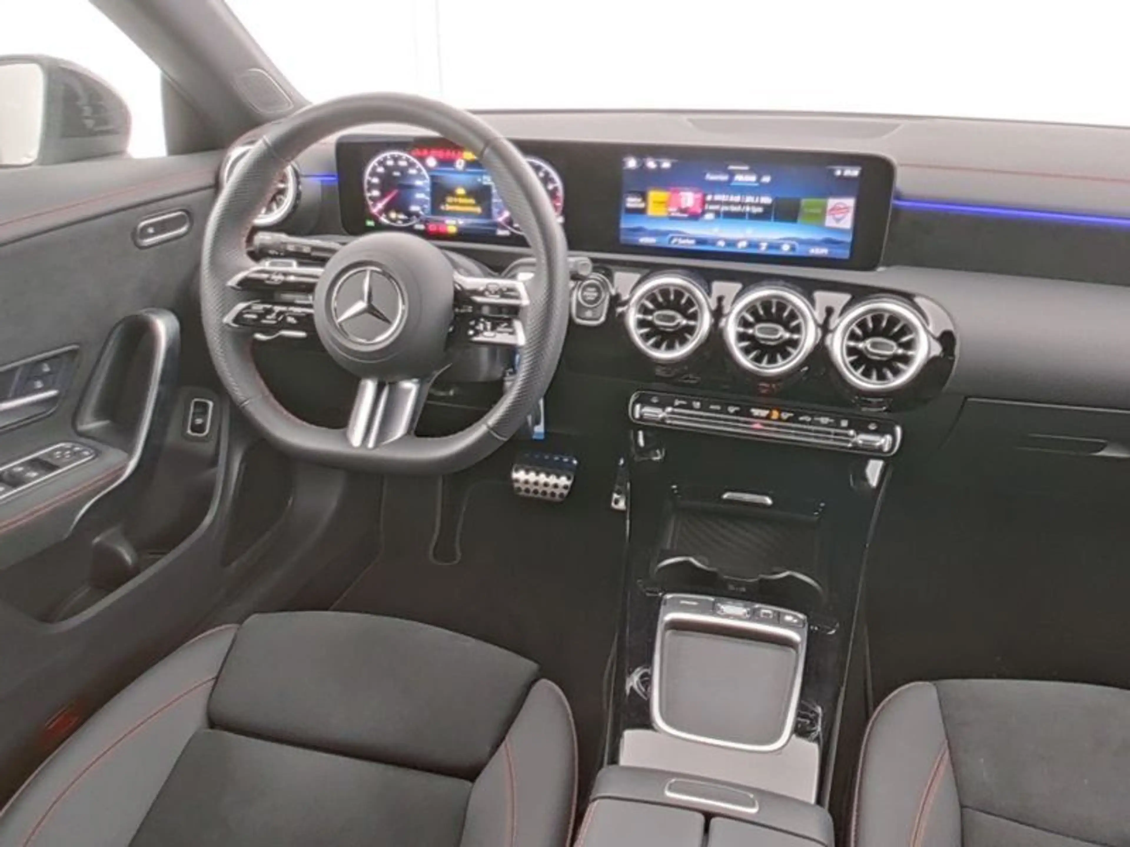 Mercedes-Benz CLA 200 AMG-PREMIUM NIGHT AHK STANDHEIZ MBEAM — photo 8