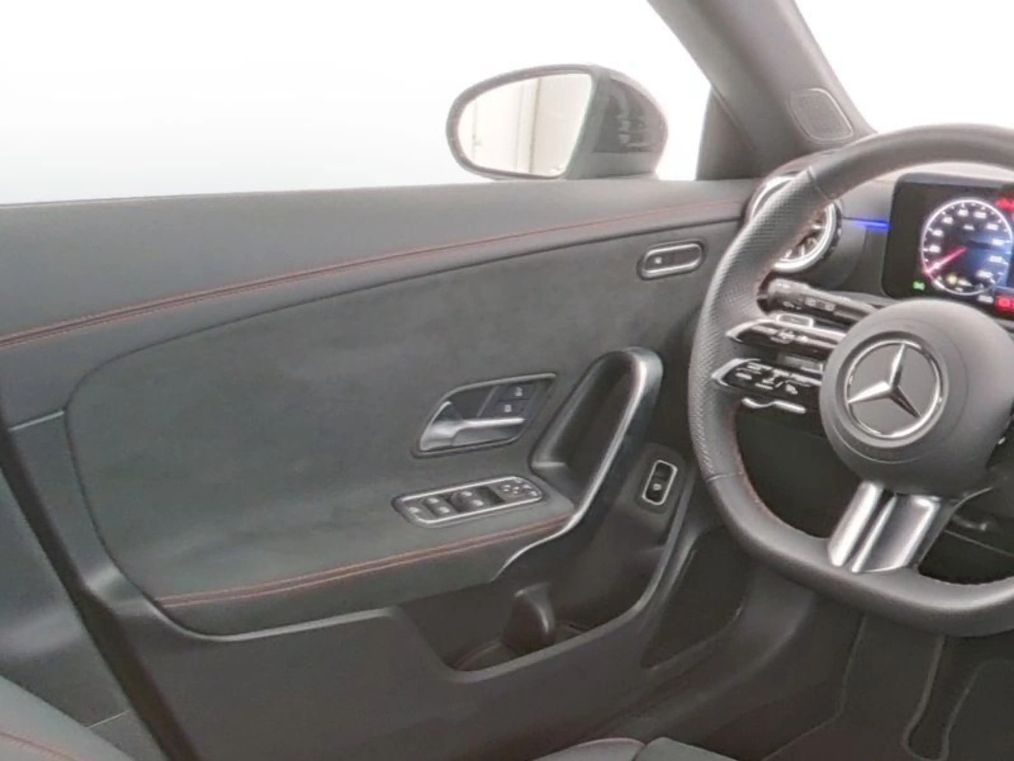Mercedes-Benz CLA 200 AMG-PREMIUM NIGHT AHK STANDHEIZ MBEAM — photo 6