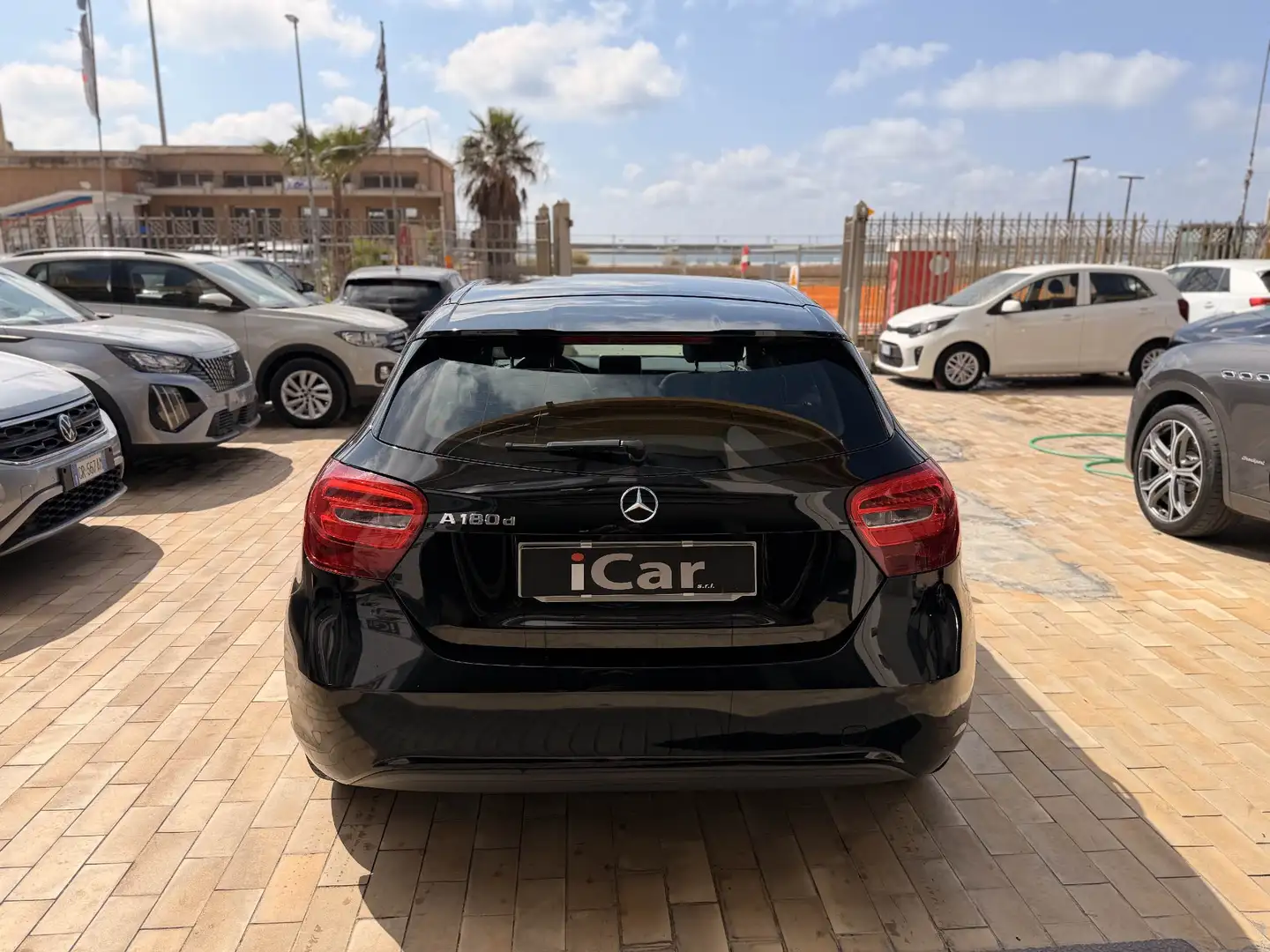 Mercedes-Benz A 180 W176 d Premium - foto 3
