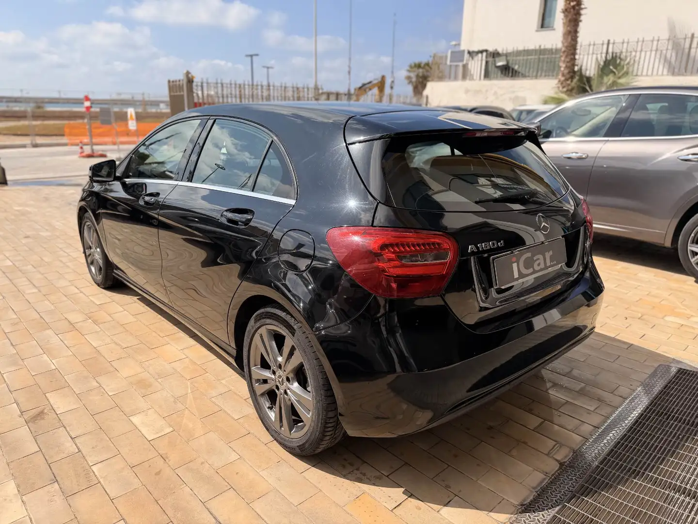 Mercedes-Benz A 180 W176 d Premium - foto 2