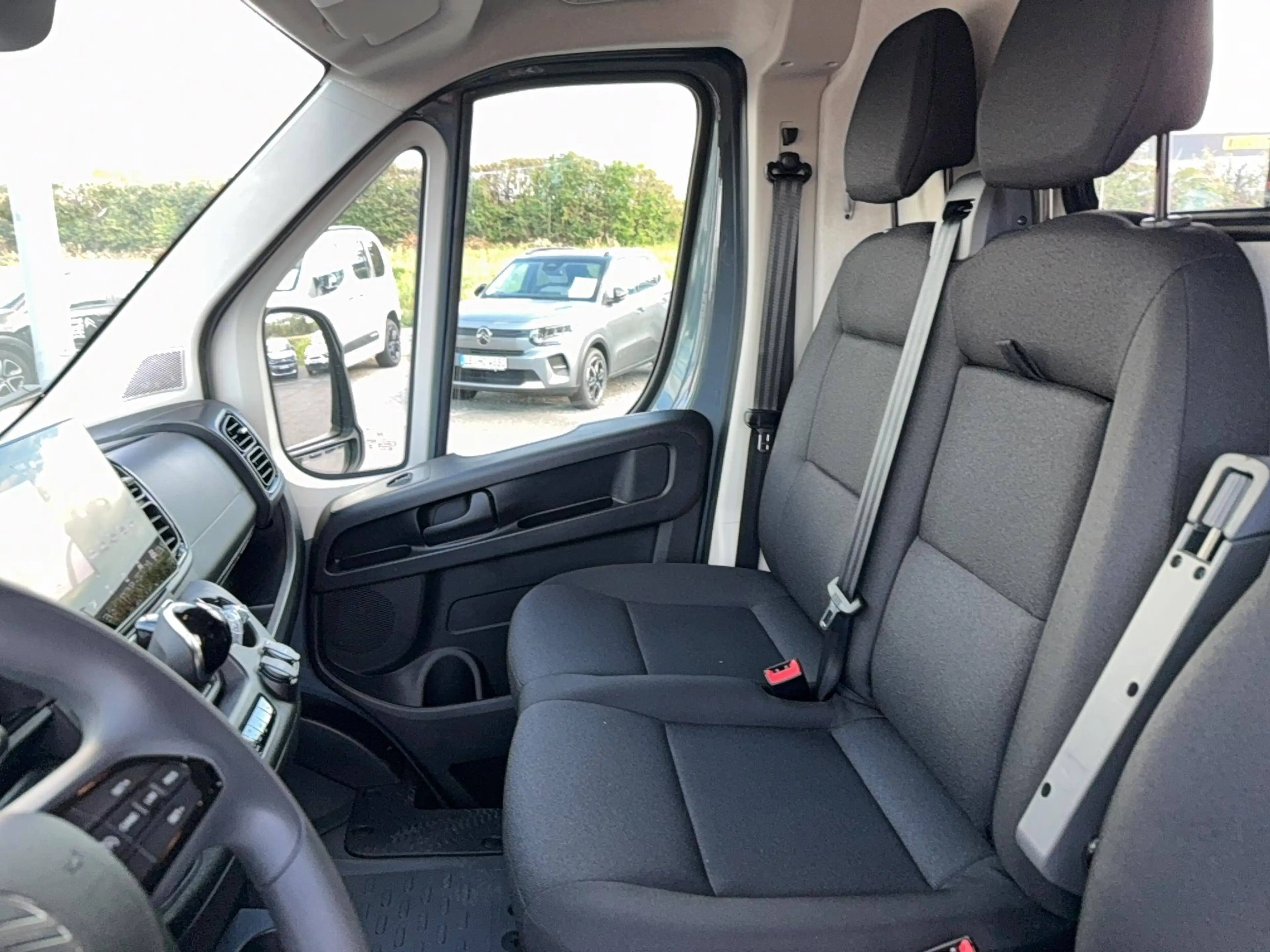 Citroen Jumper 35 L2H2 Automatik Blue HDi 140 — photo 8