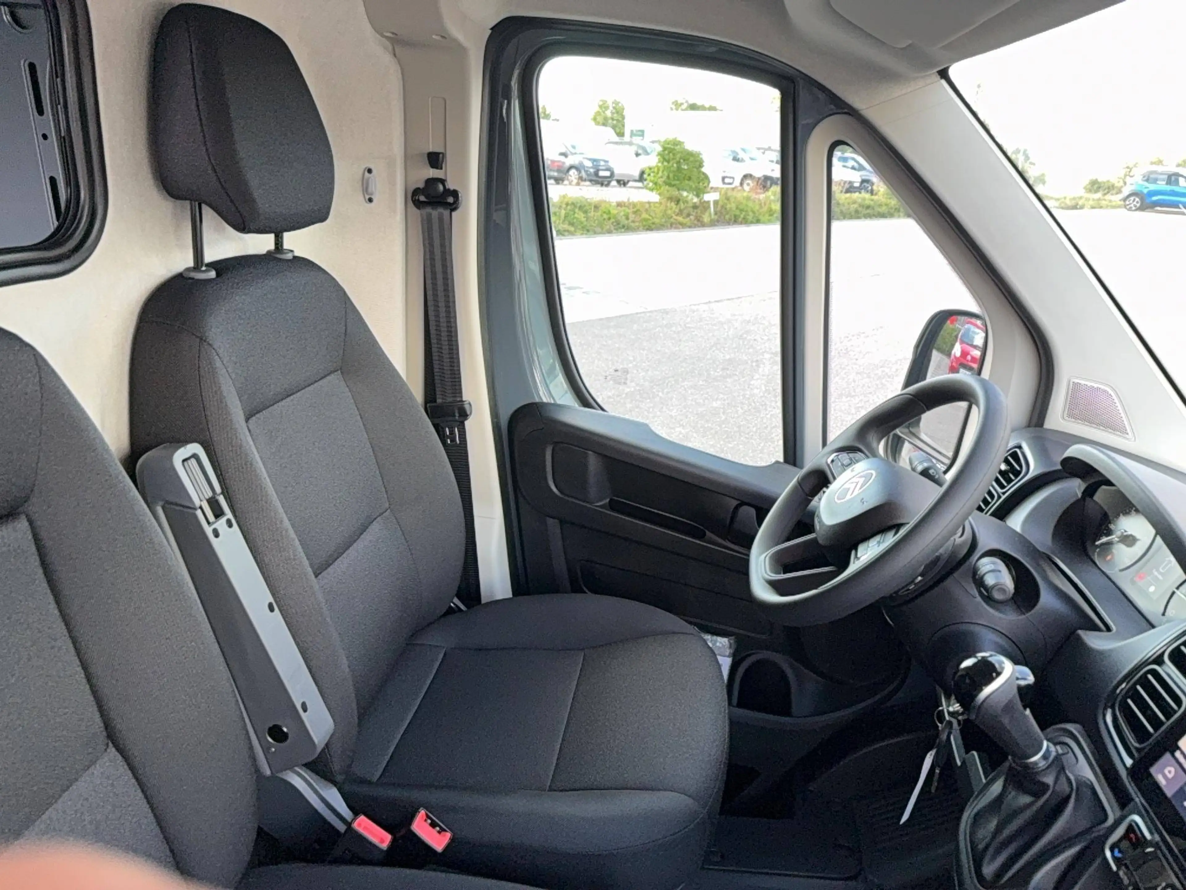 Citroen Jumper 35 L2H2 Automatik Blue HDi 140 — photo 7