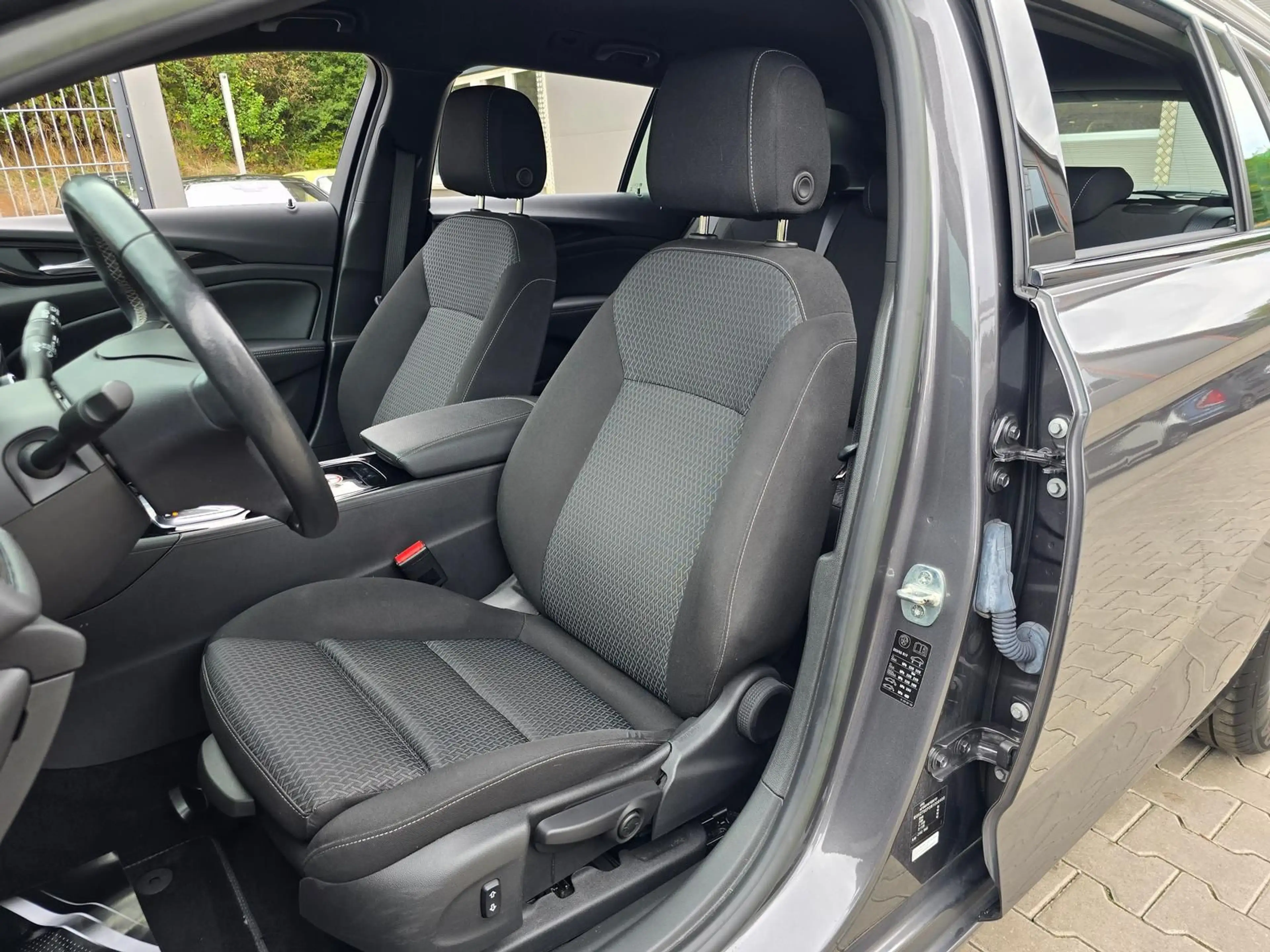 Opel Insignia 2.0 CDTI Elegance°HUD°RFK°ACC°DAB°Spur — photo 11
