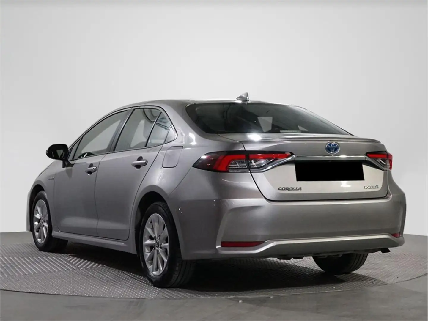 Toyota Corolla Sedán 125H Active Tech - 2