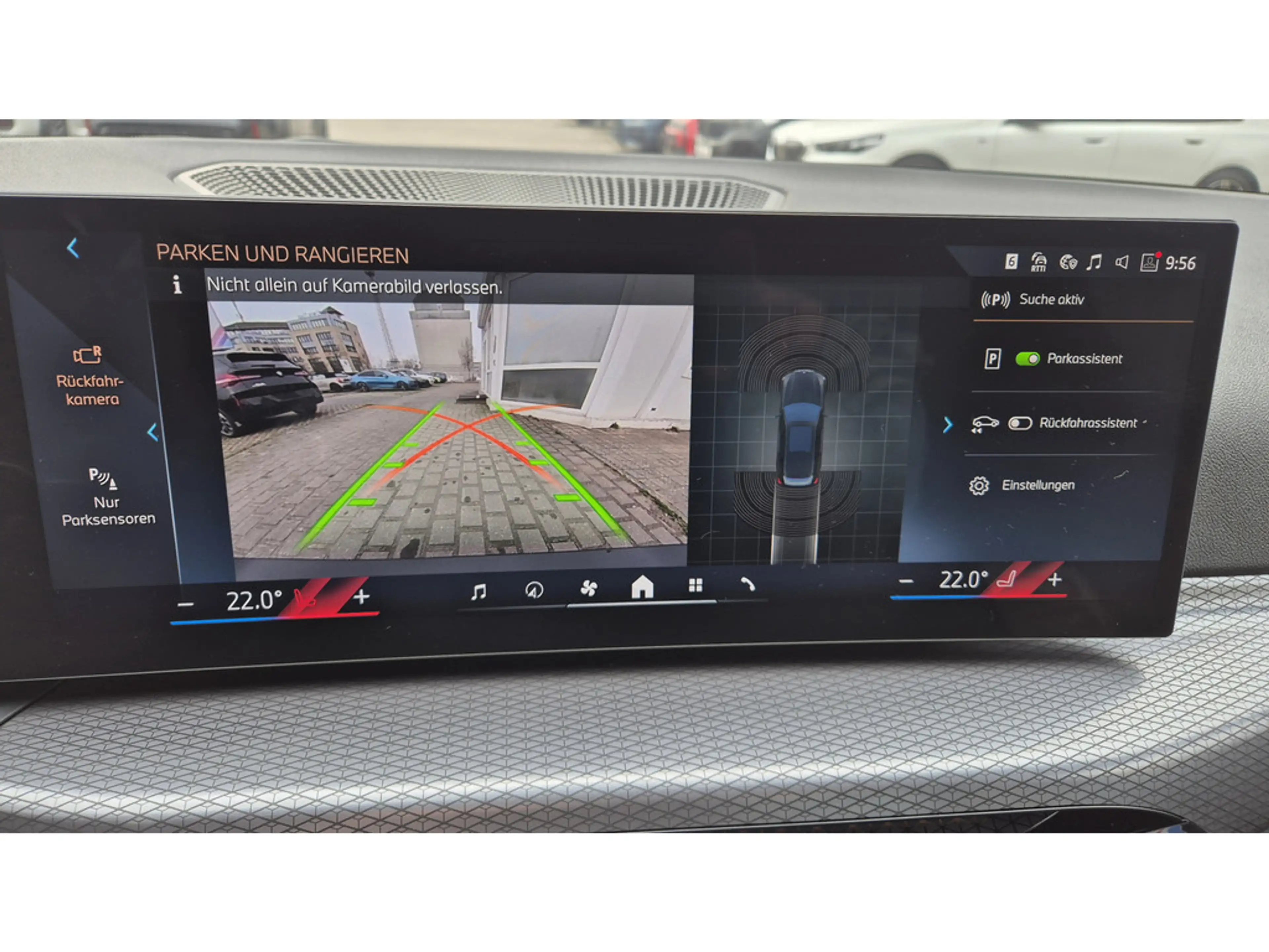 BMW 320 d Touring xDrive M-Sport AHK+PANO+ACC+KAM — photo 10