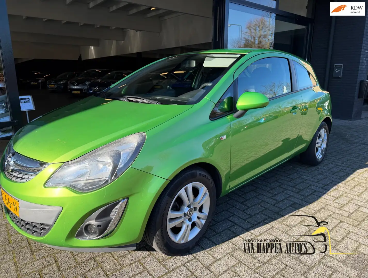 Opel Corsa 1.2-16V Cosmo / apk 2-2027 Grün - 1