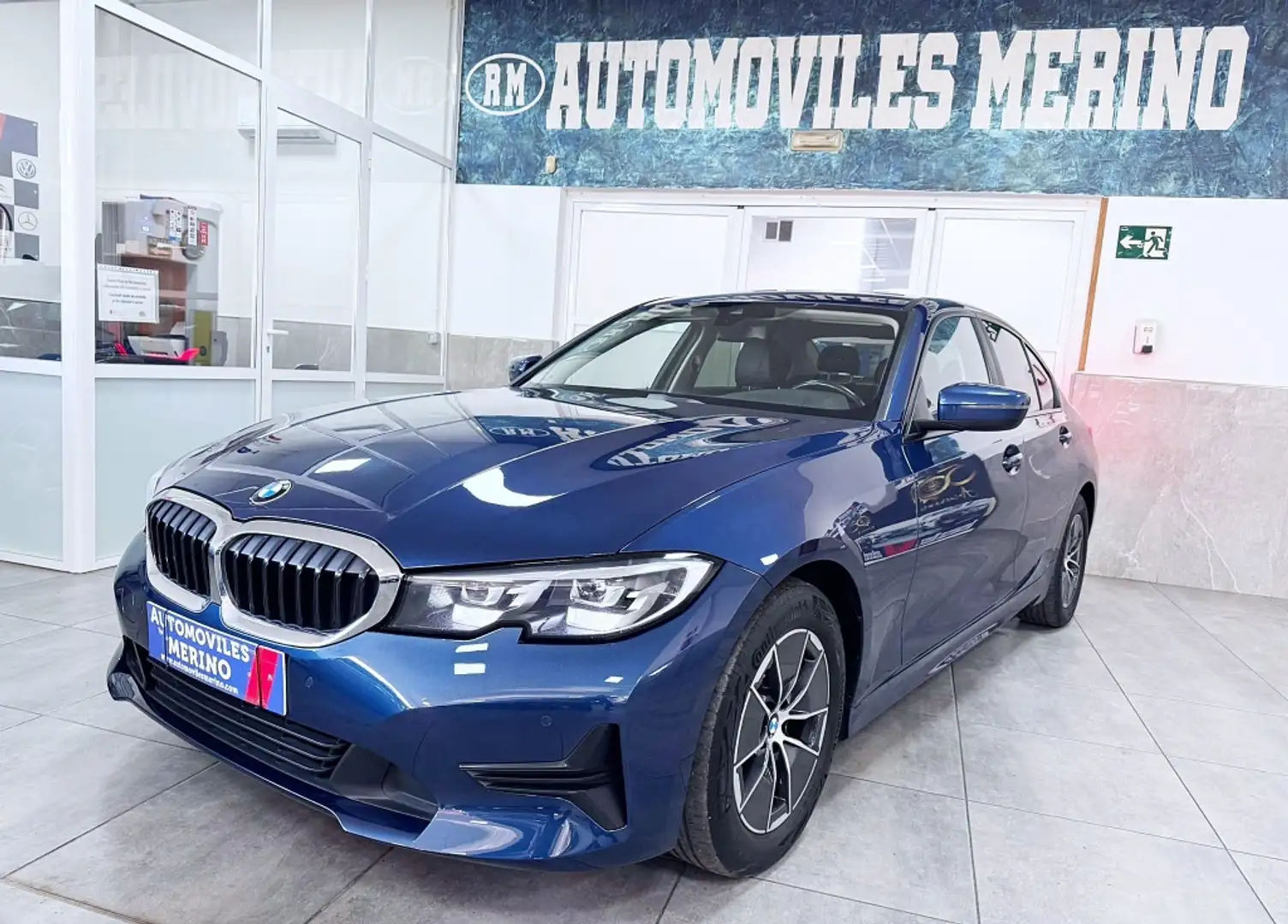 BMW 318 318d Azul - 1