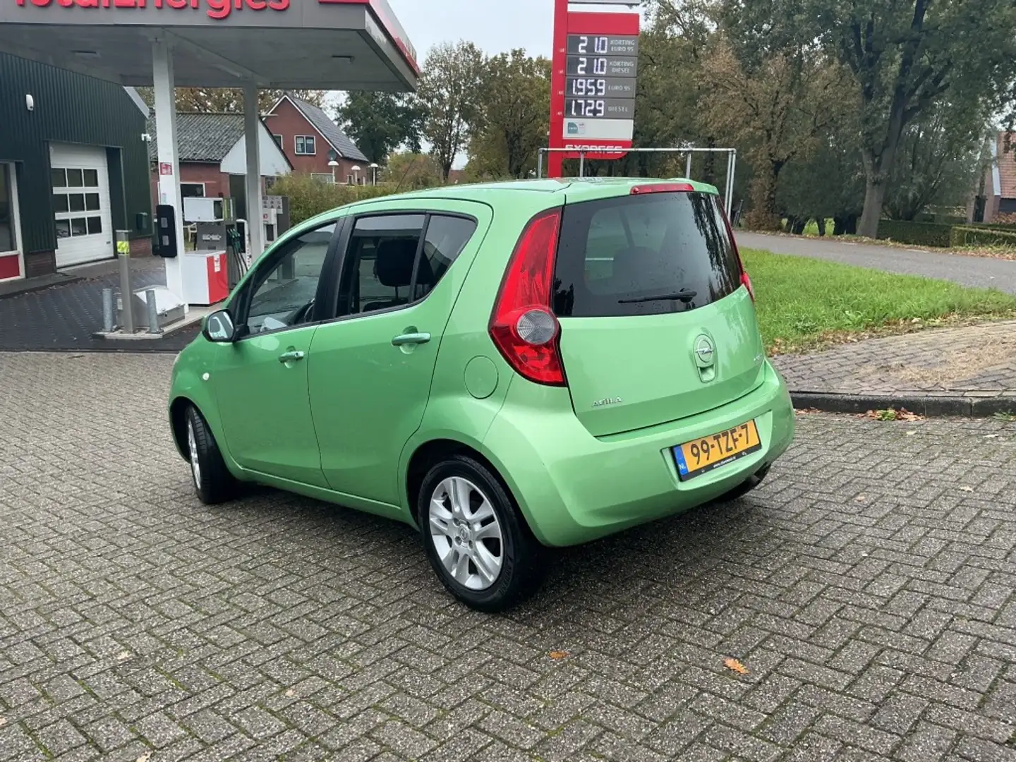 Opel Agila 1.0 EDITION Groen - 2