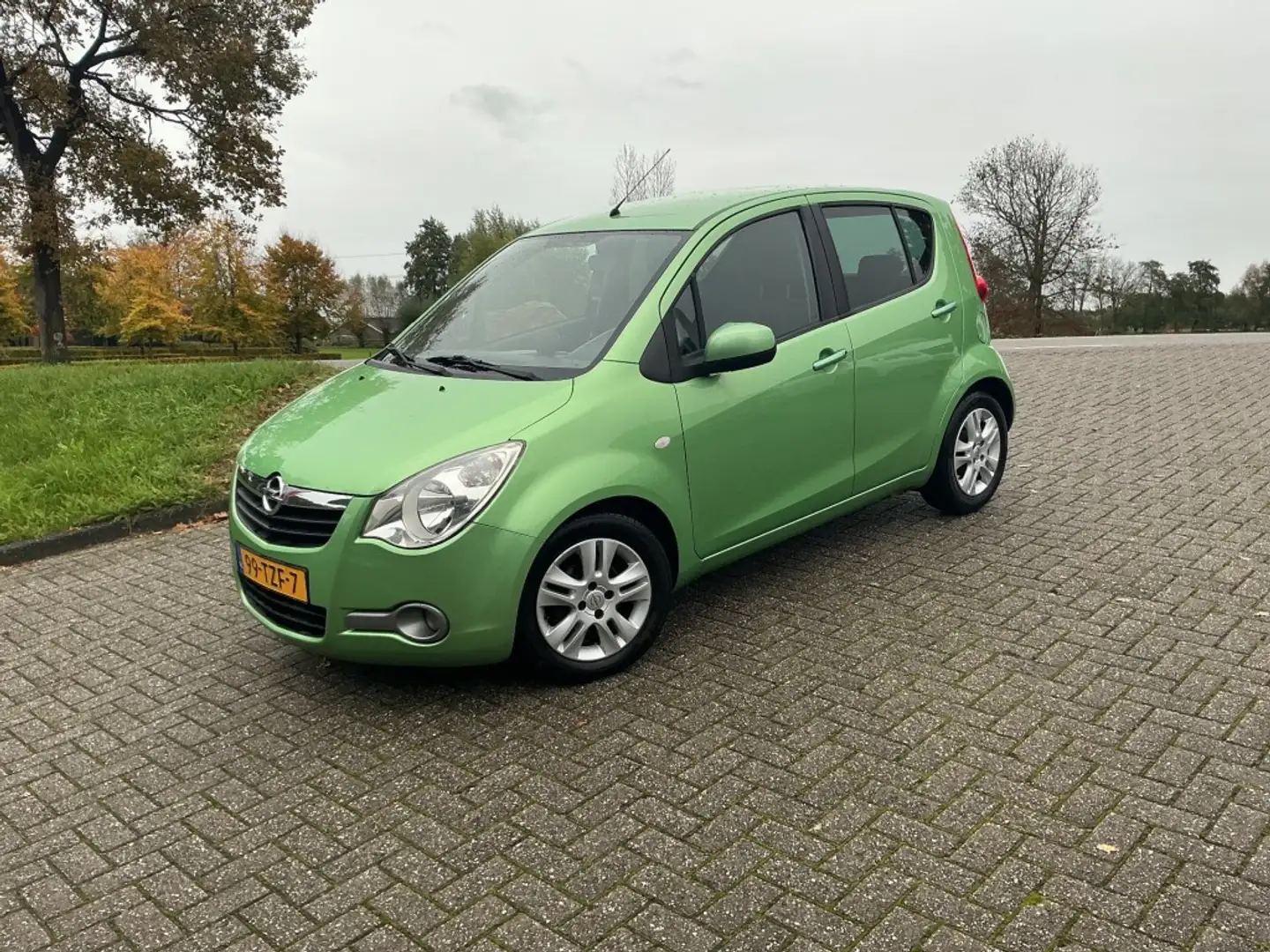Opel Agila 1.0 EDITION Groen - 1