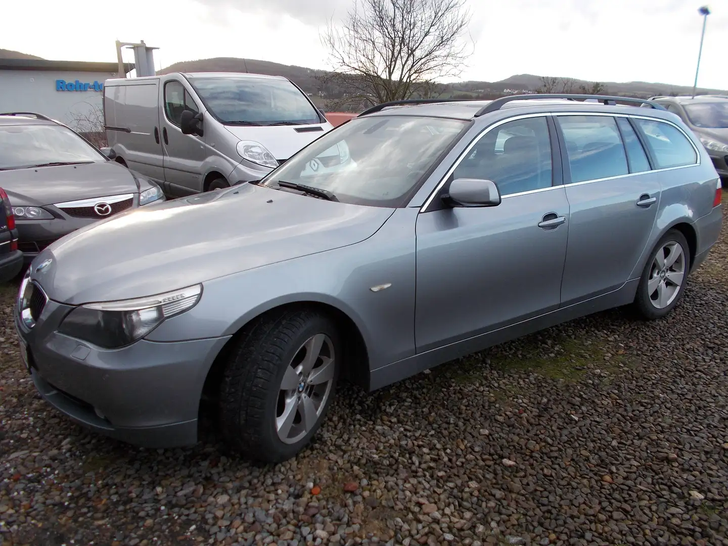 BMW 530 530xd Touring Aut. Gümüş rengi - 1