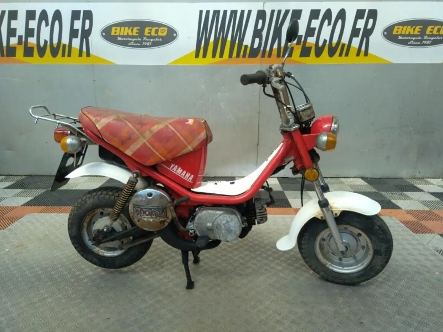 Yamaha Rojo - 1