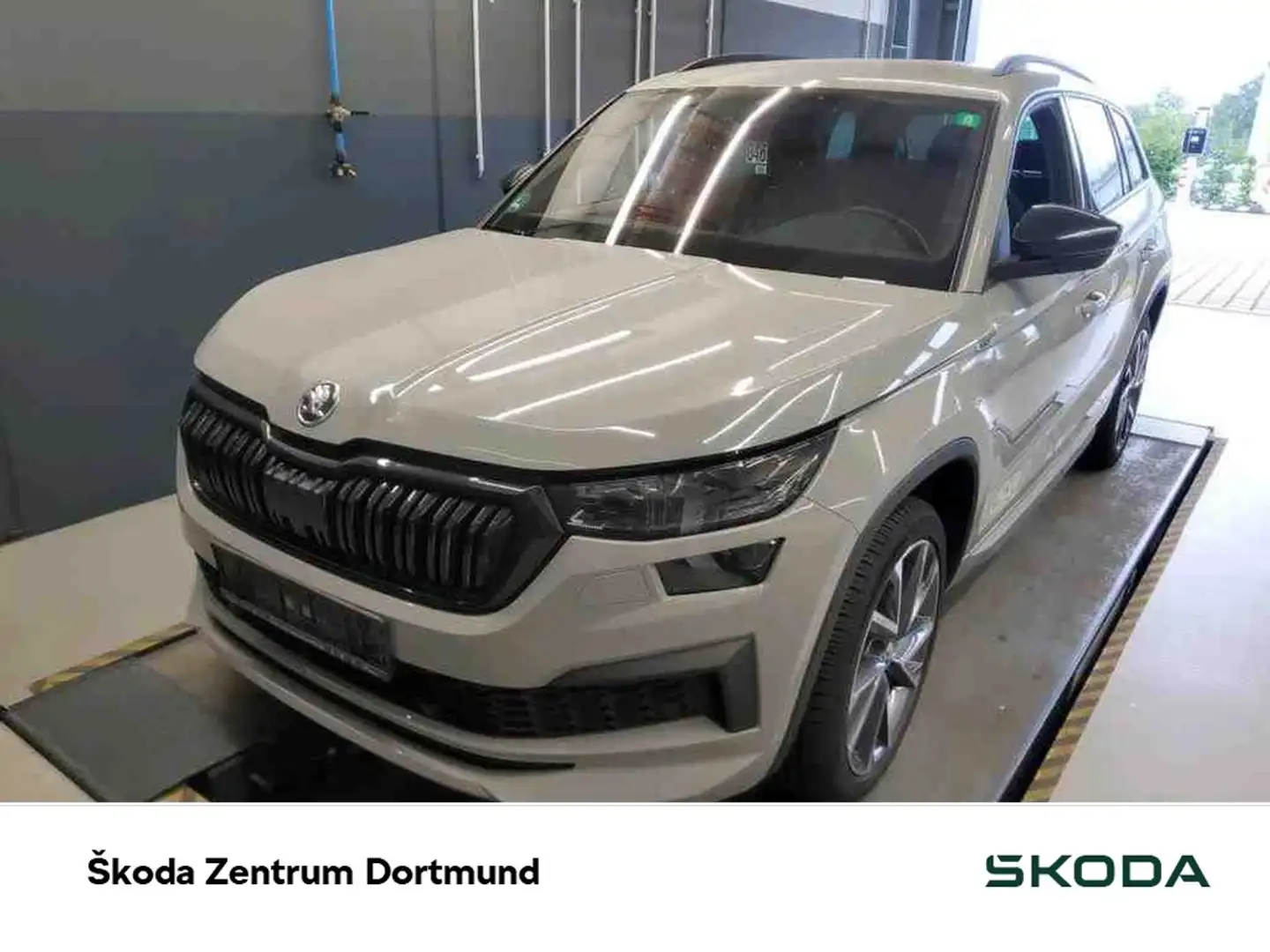 Skoda Kodiaq 2.0 SPORTLINE LEDER AHK CAM ACC LM20 NAVI Grigio - 1