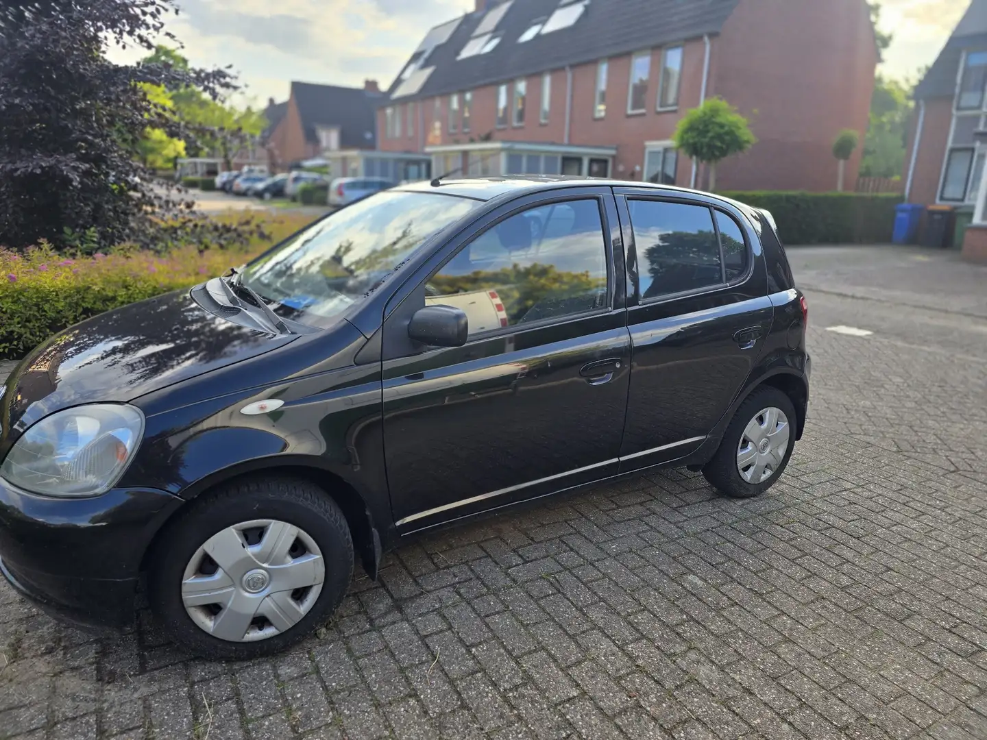 Toyota Yaris 1.3 linea sol - 1