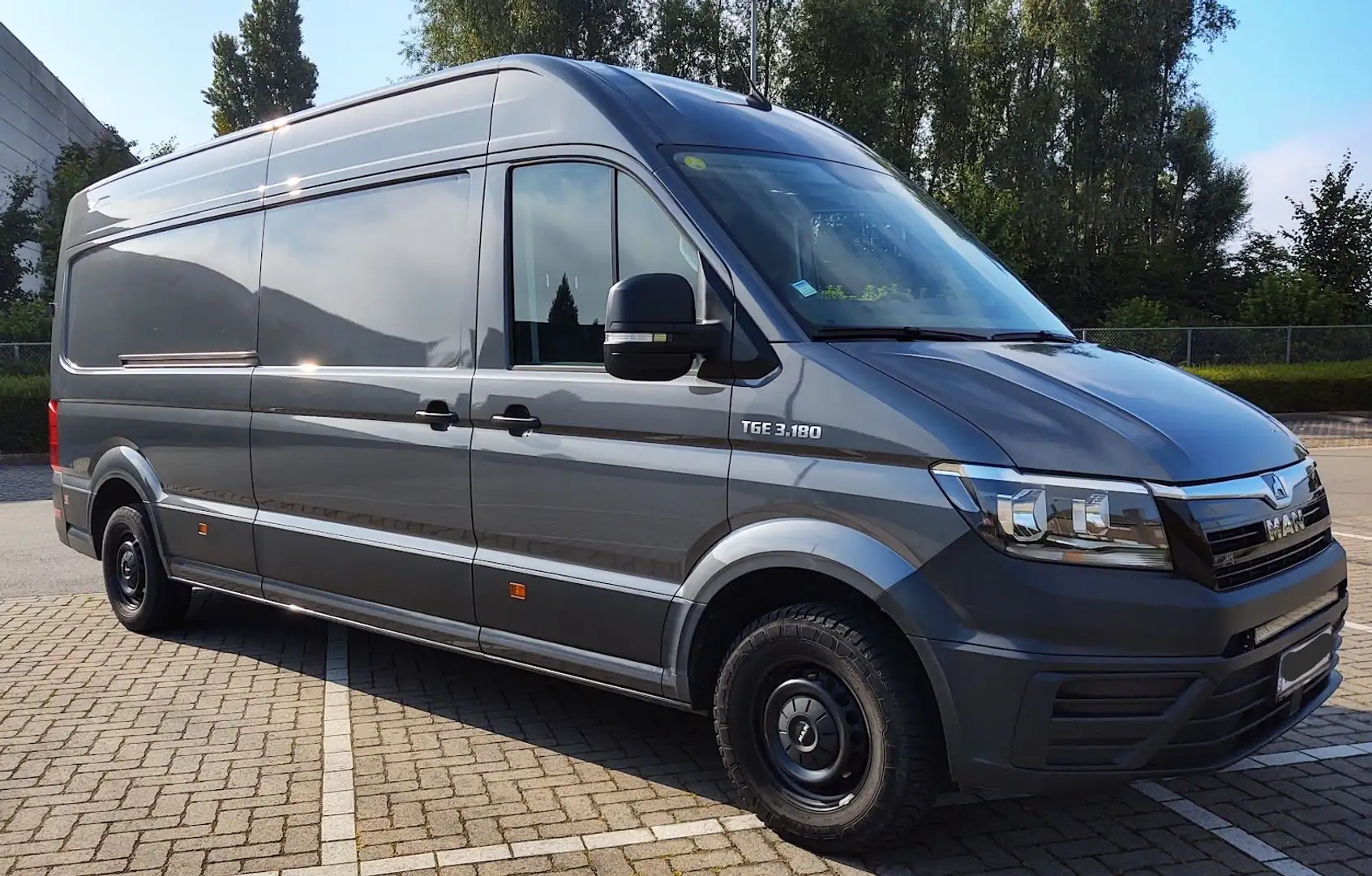 MAN TGE 3.180 met trekhaak van 3.5 ton Bleu - 1